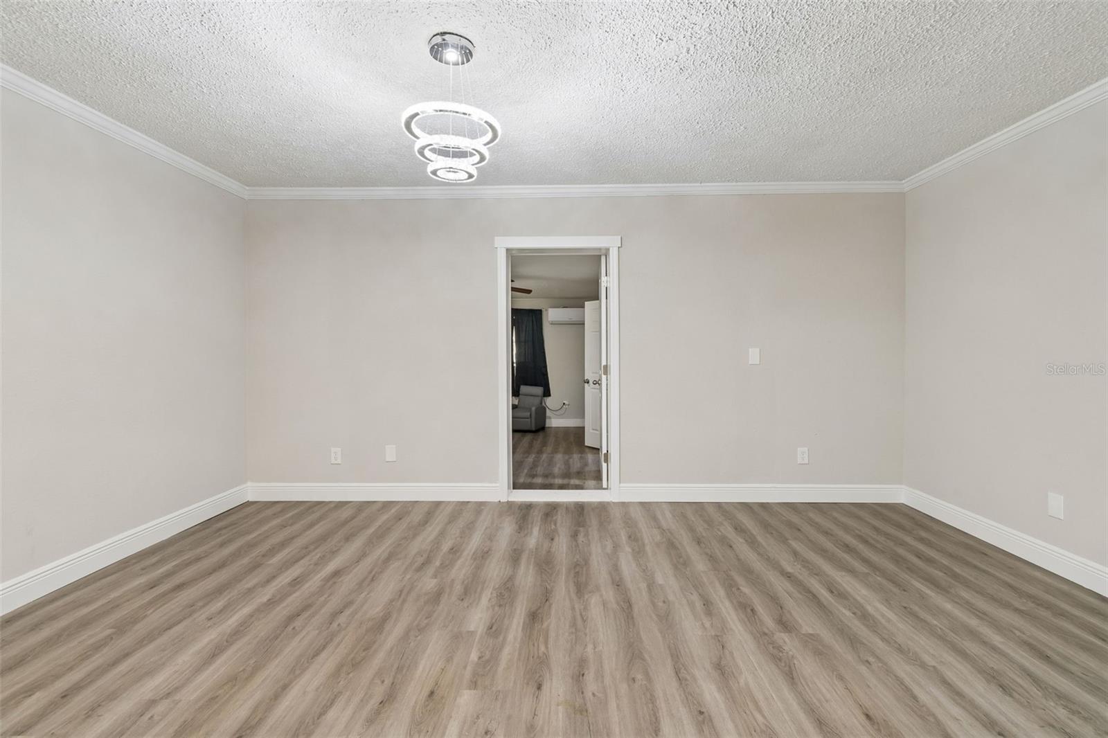 Image 34 of 100 For 7403 Spring Court