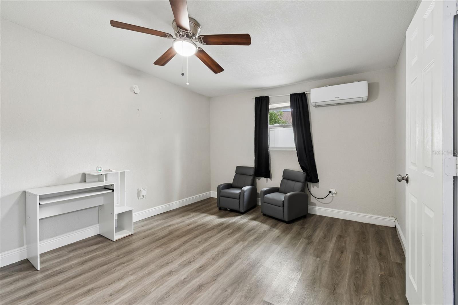 Image 35 of 100 For 7403 Spring Court