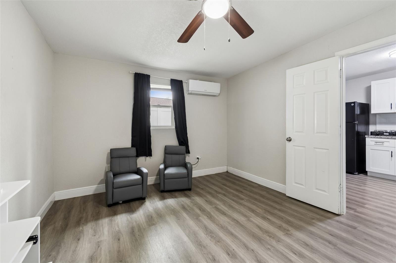 Image 38 of 100 For 7403 Spring Court