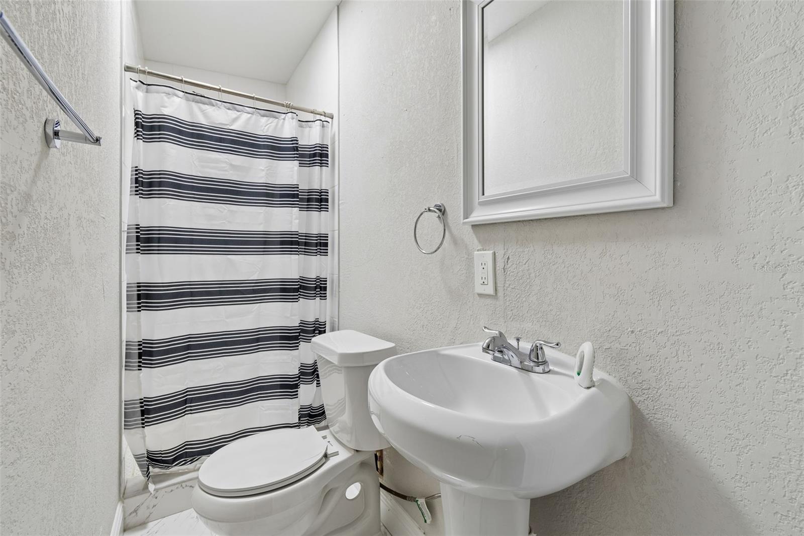 Image 39 of 100 For 7403 Spring Court