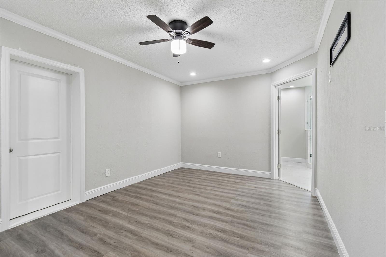 Image 61 of 100 For 7403 Spring Court