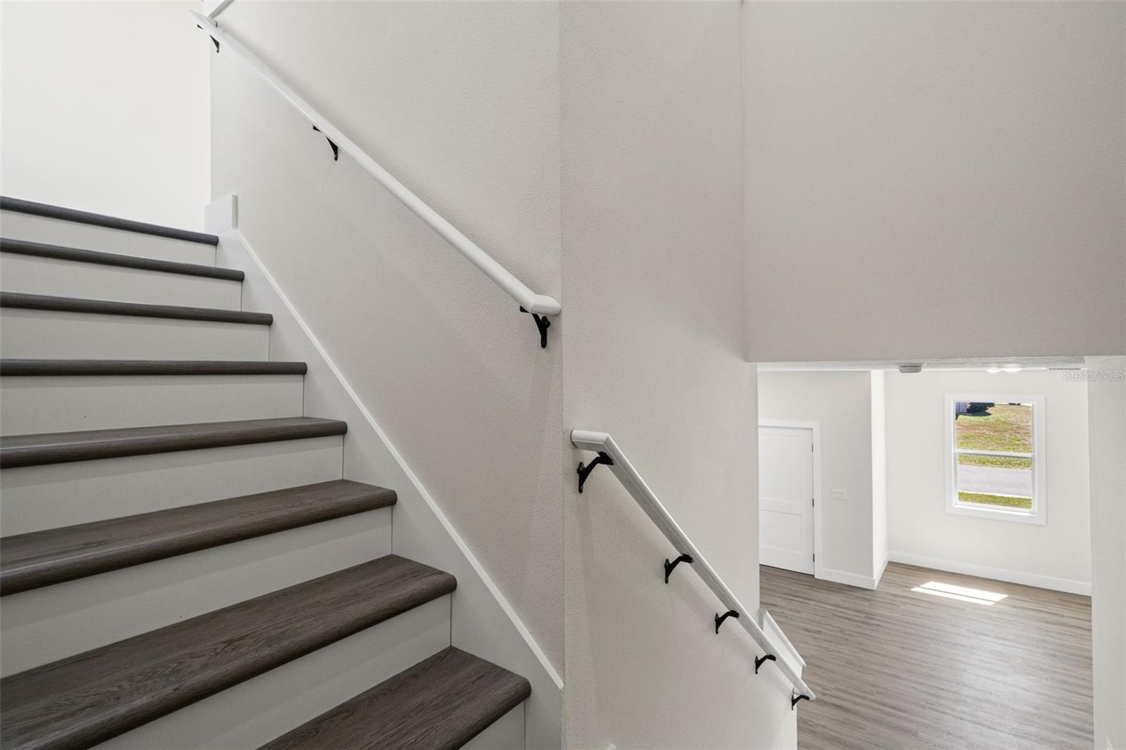 Listing photo id 12 for 3801 Luma Drive