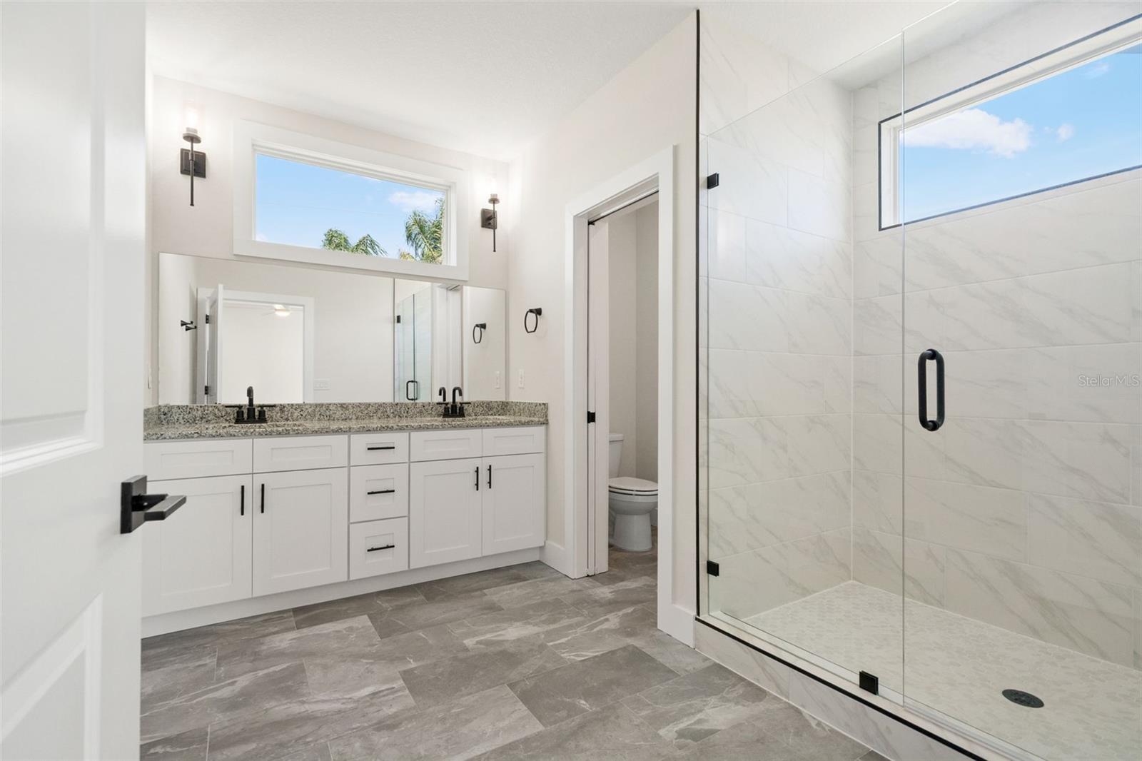 Listing photo id 13 for 3801 Luma Drive