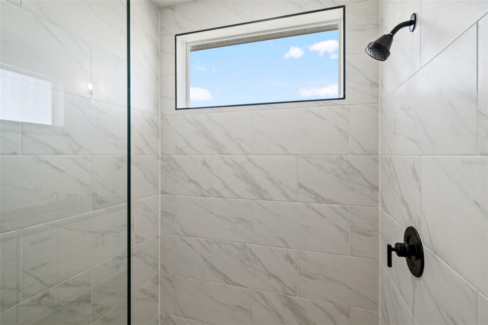 Listing photo id 14 for 3801 Luma Drive