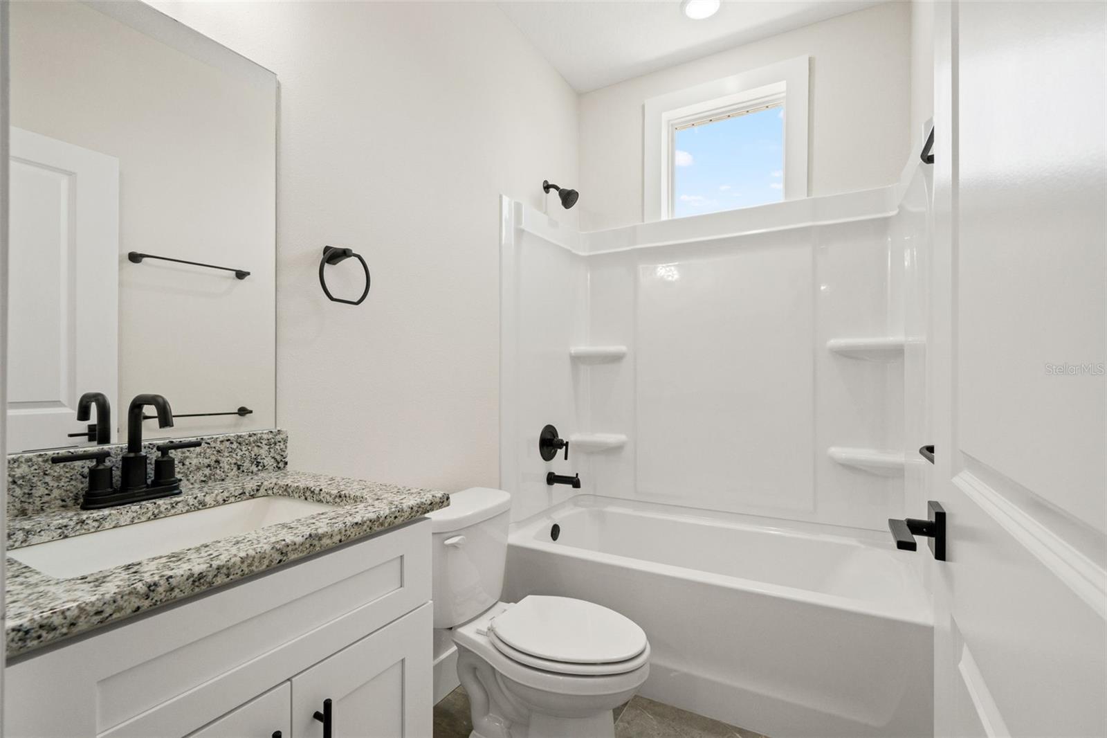 Listing photo id 19 for 3801 Luma Drive