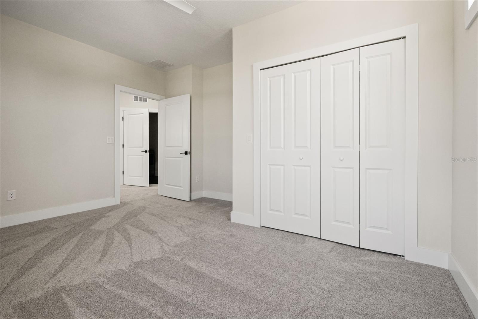 Listing photo id 21 for 3801 Luma Drive