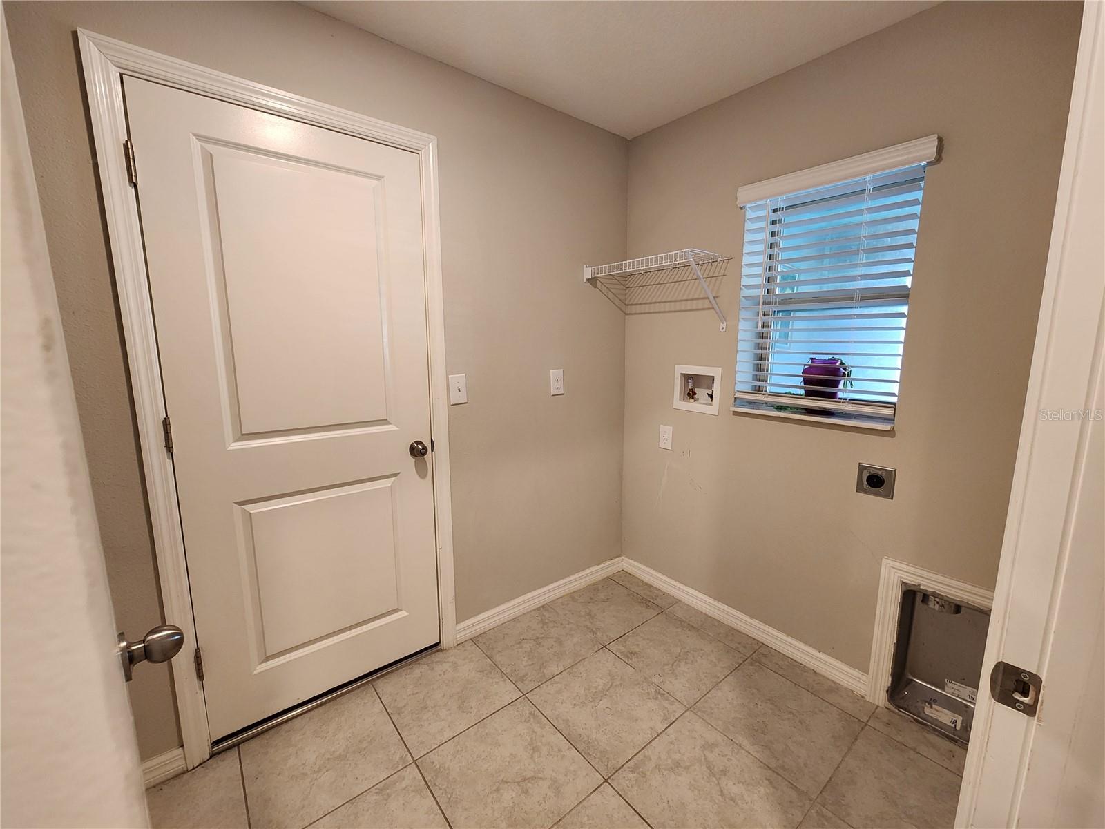 Image 16 of 20 For 872 Olive Conch Street