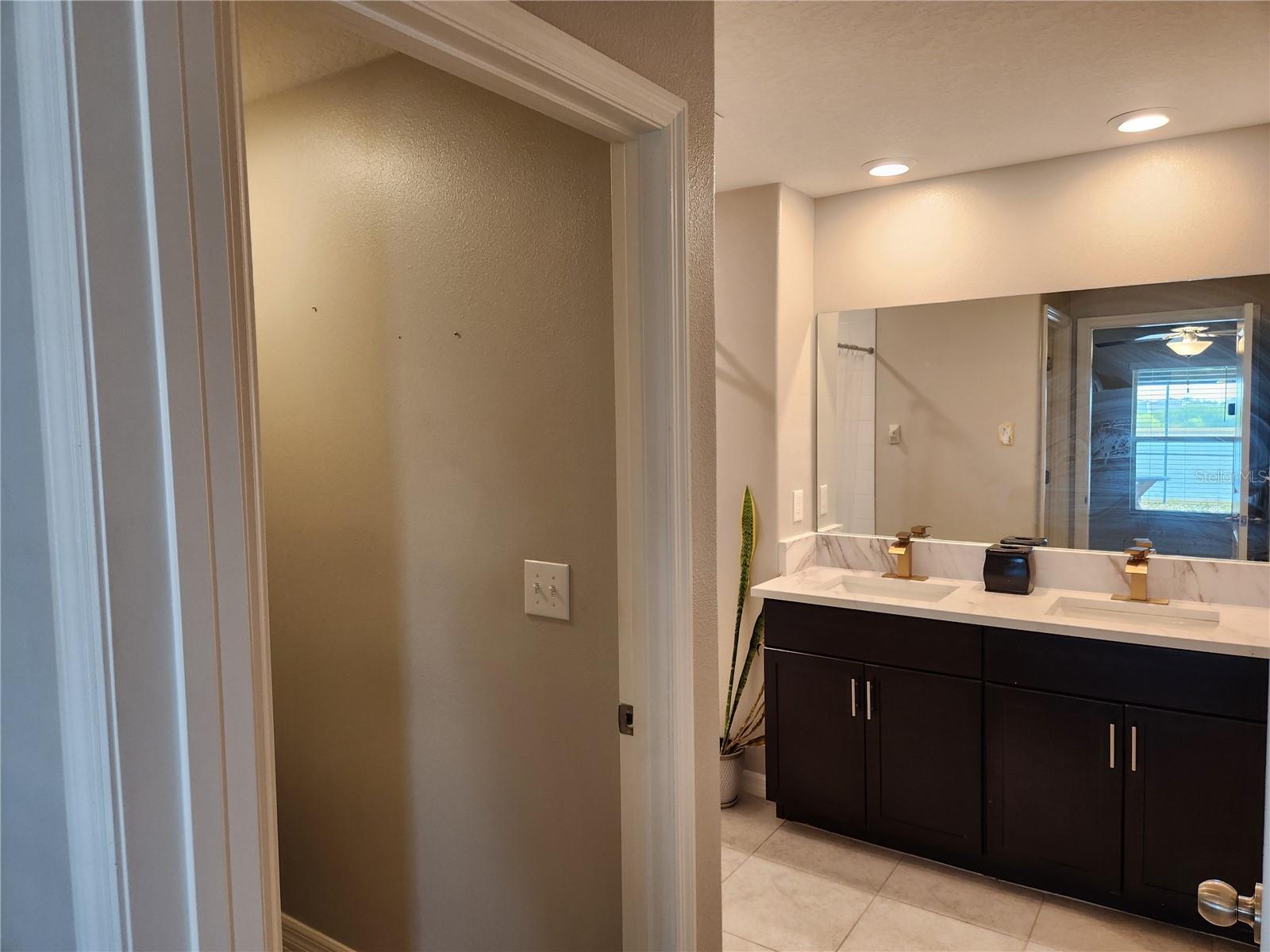 Image 7 of 20 For 872 Olive Conch Street