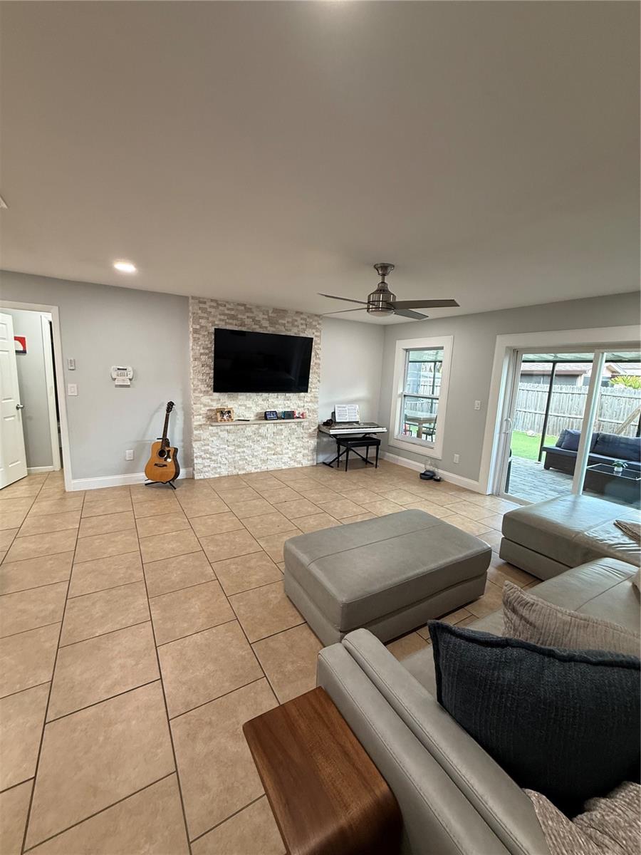 Image 9 of 27 For 4413 Ridgeline Circle