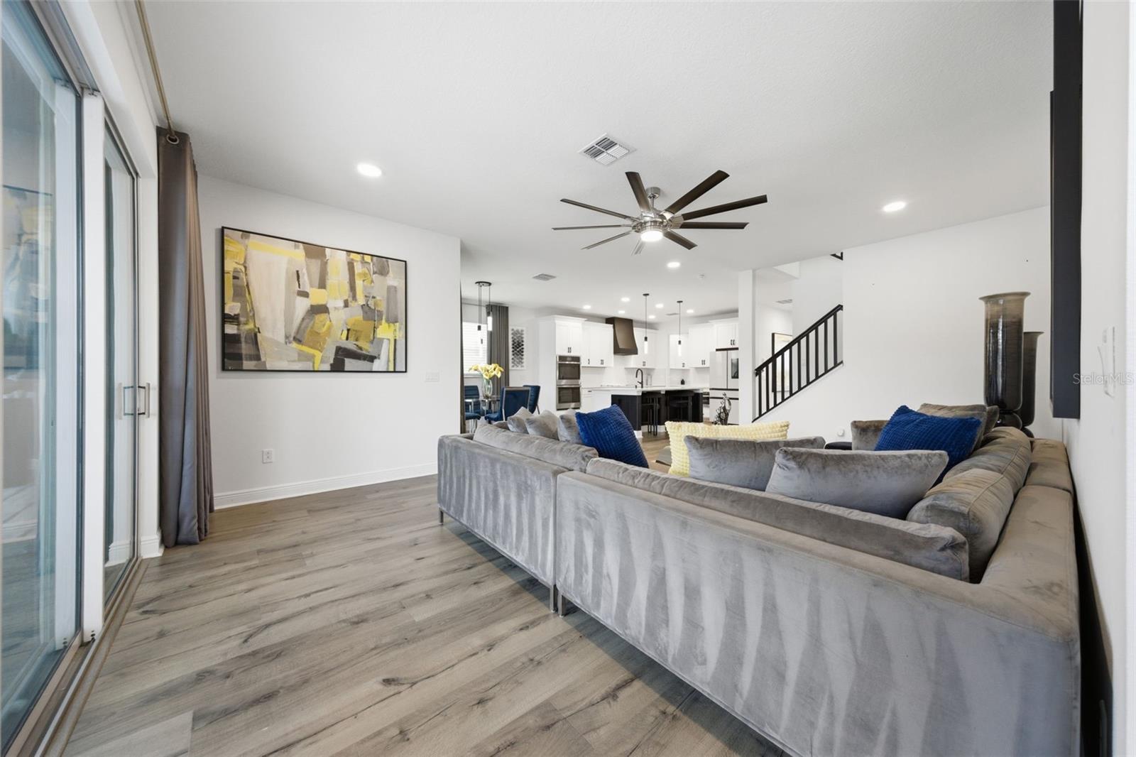 Listing photo id 8 for 7771 Notched Pine Bend