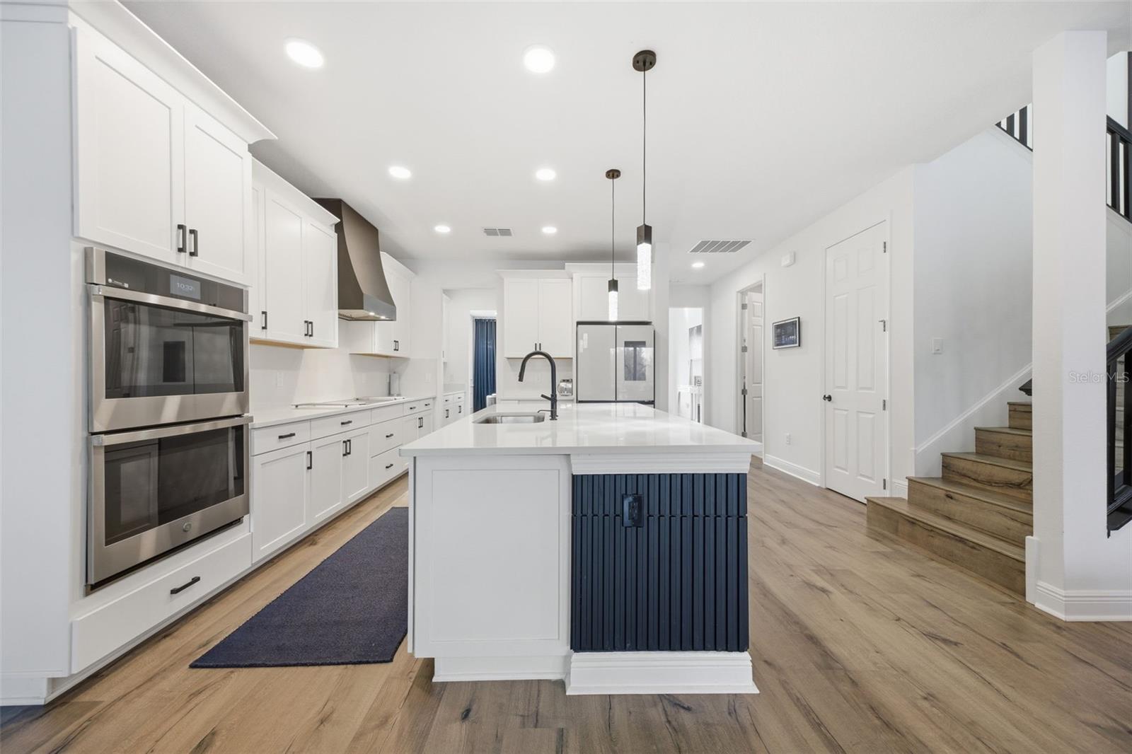 Listing photo id 13 for 7771 Notched Pine Bend