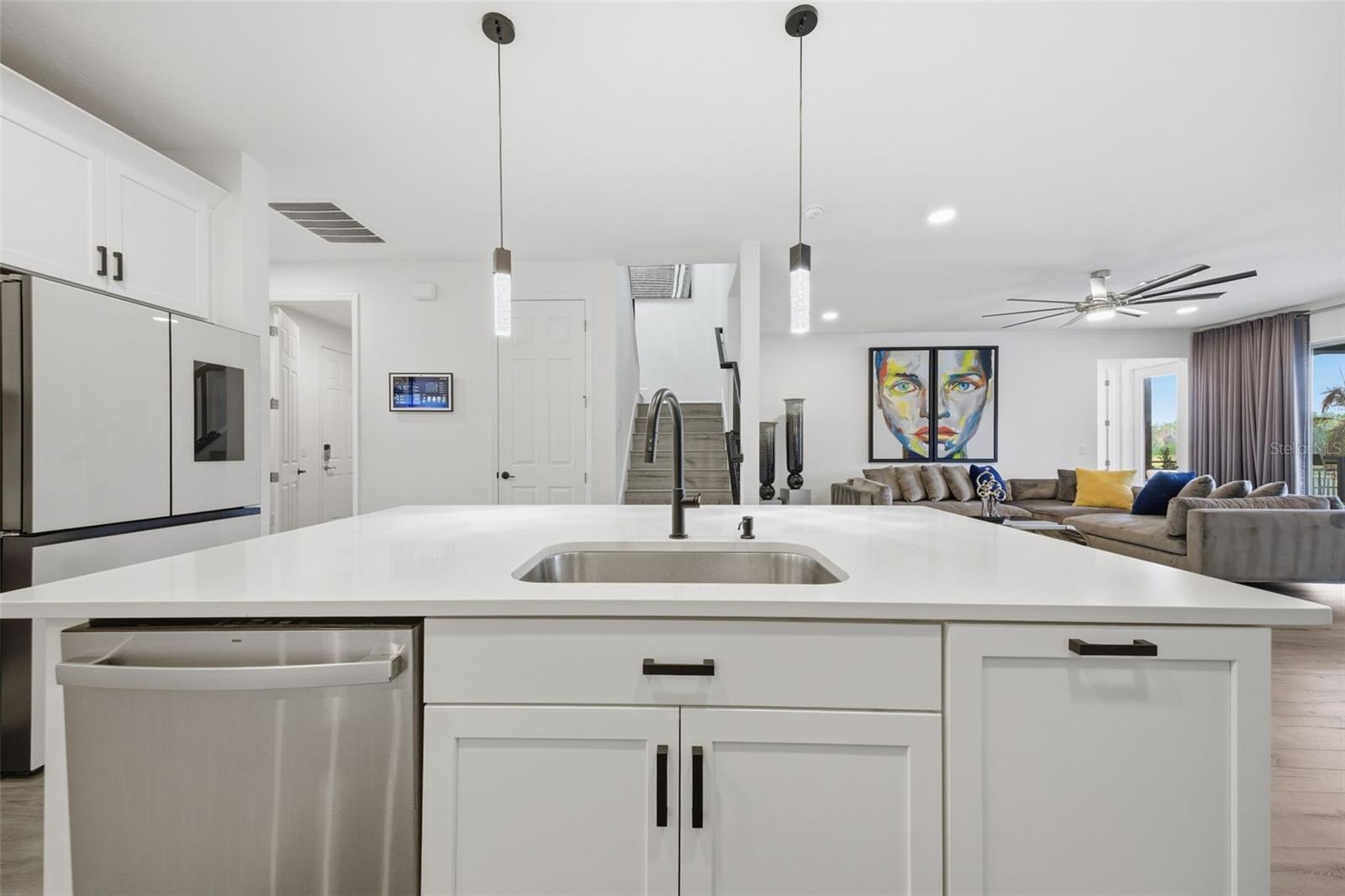 Listing photo id 14 for 7771 Notched Pine Bend