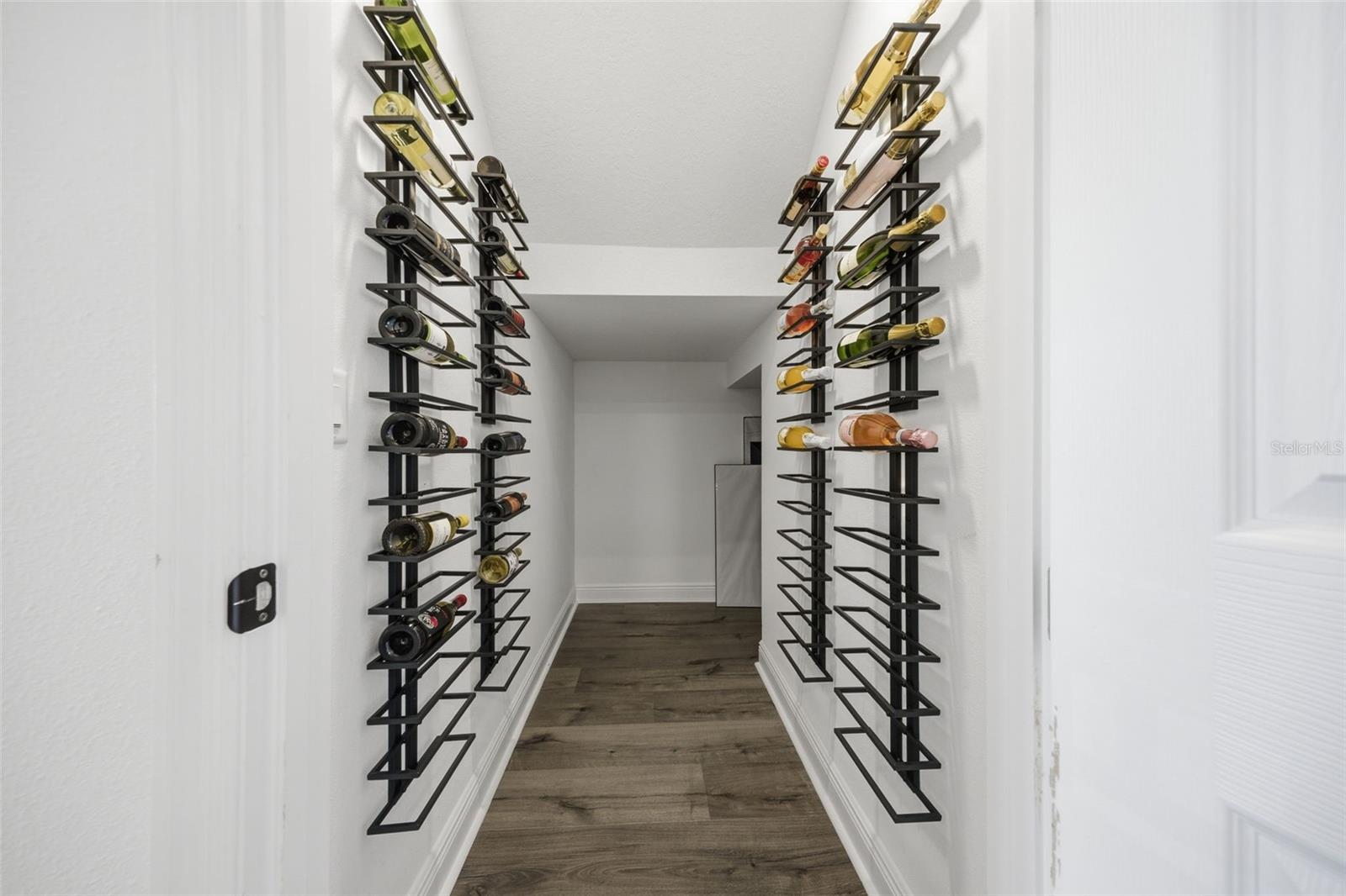 Listing photo id 17 for 7771 Notched Pine Bend