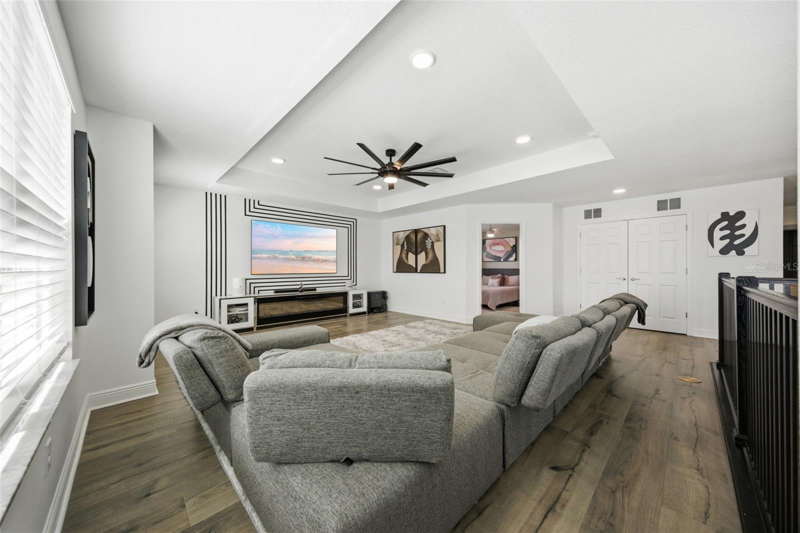 Listing photo id 31 for 7771 Notched Pine Bend