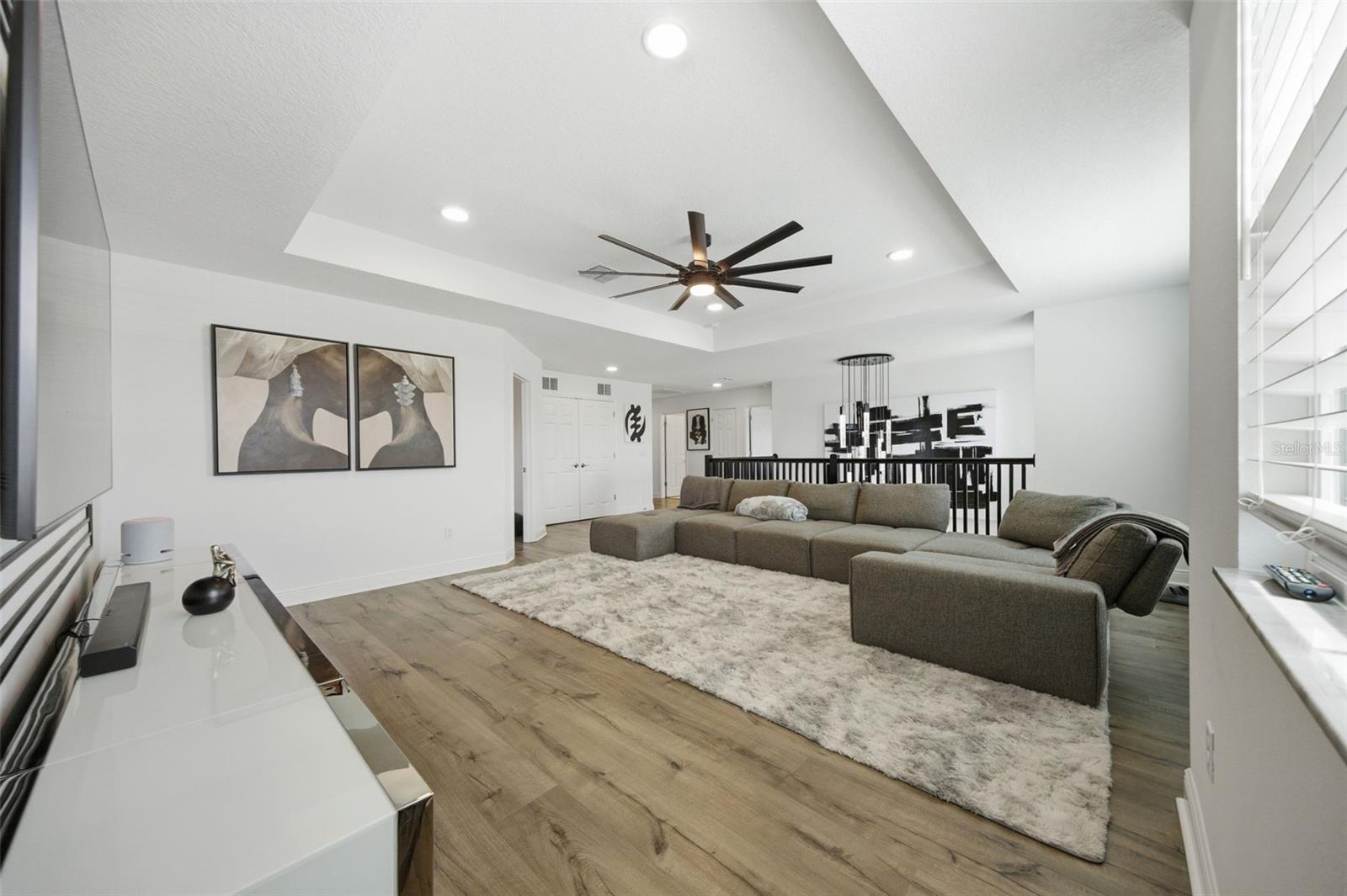 Listing photo id 32 for 7771 Notched Pine Bend