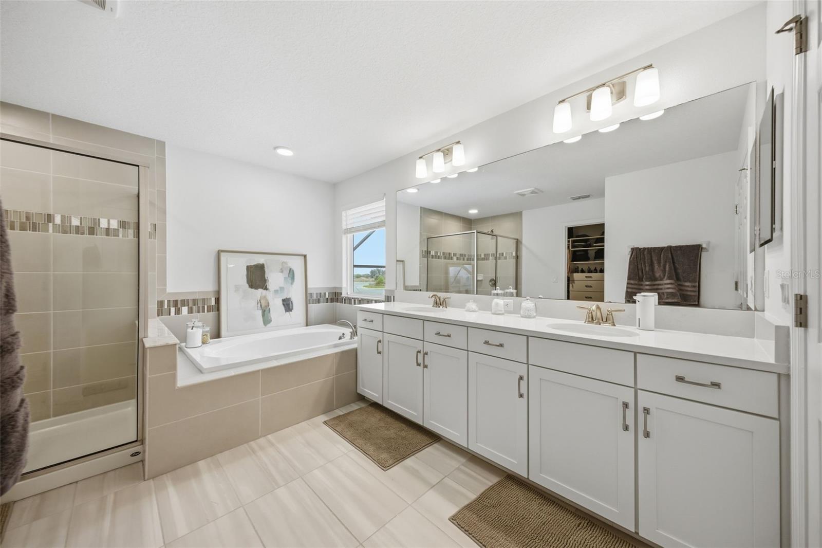 Listing photo id 37 for 7771 Notched Pine Bend