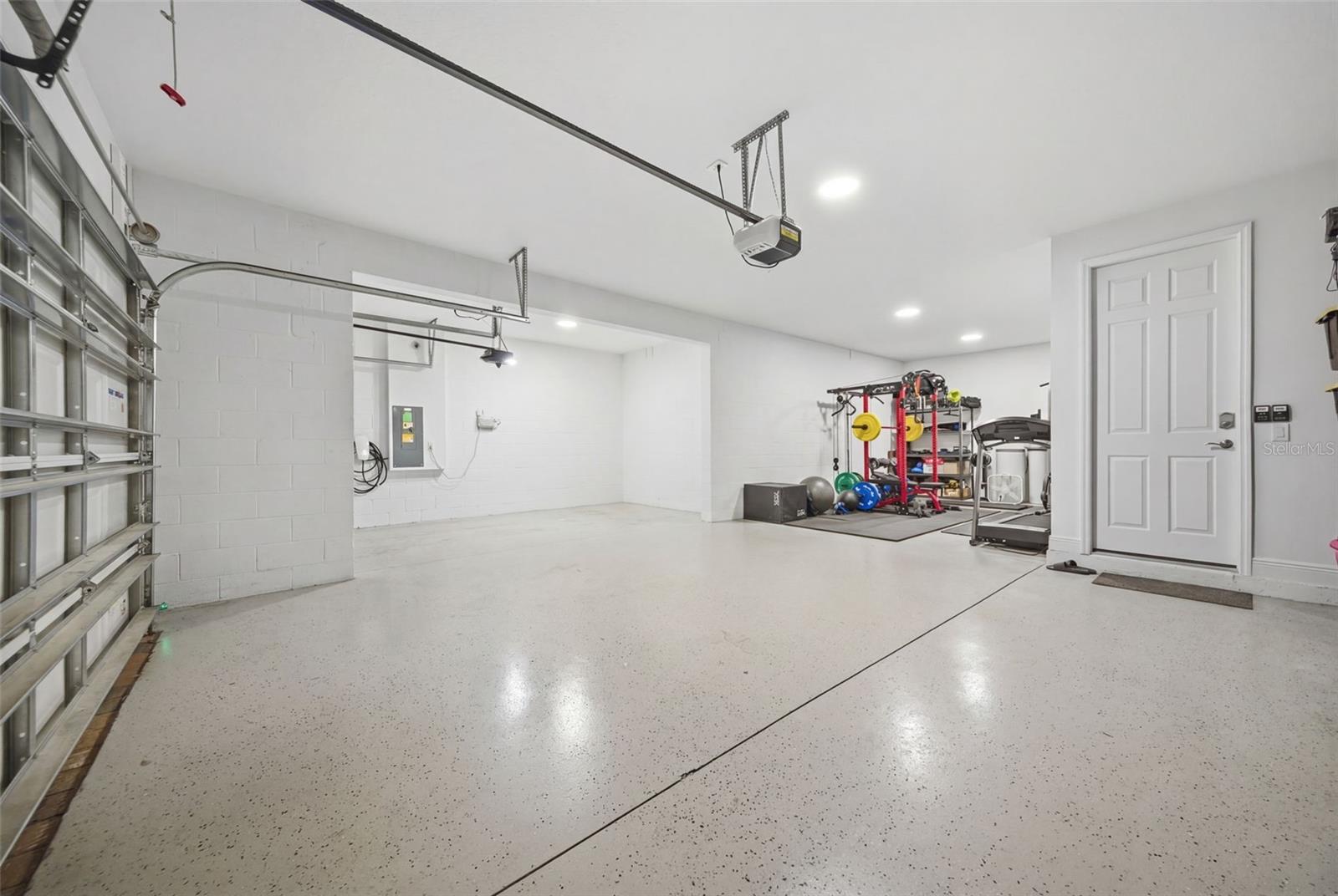 Listing photo id 51 for 7771 Notched Pine Bend