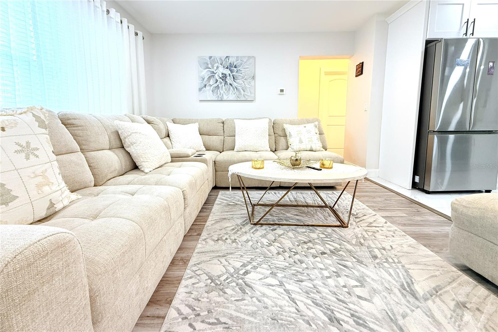 Image 14 of 71 For 1450 Barry Street