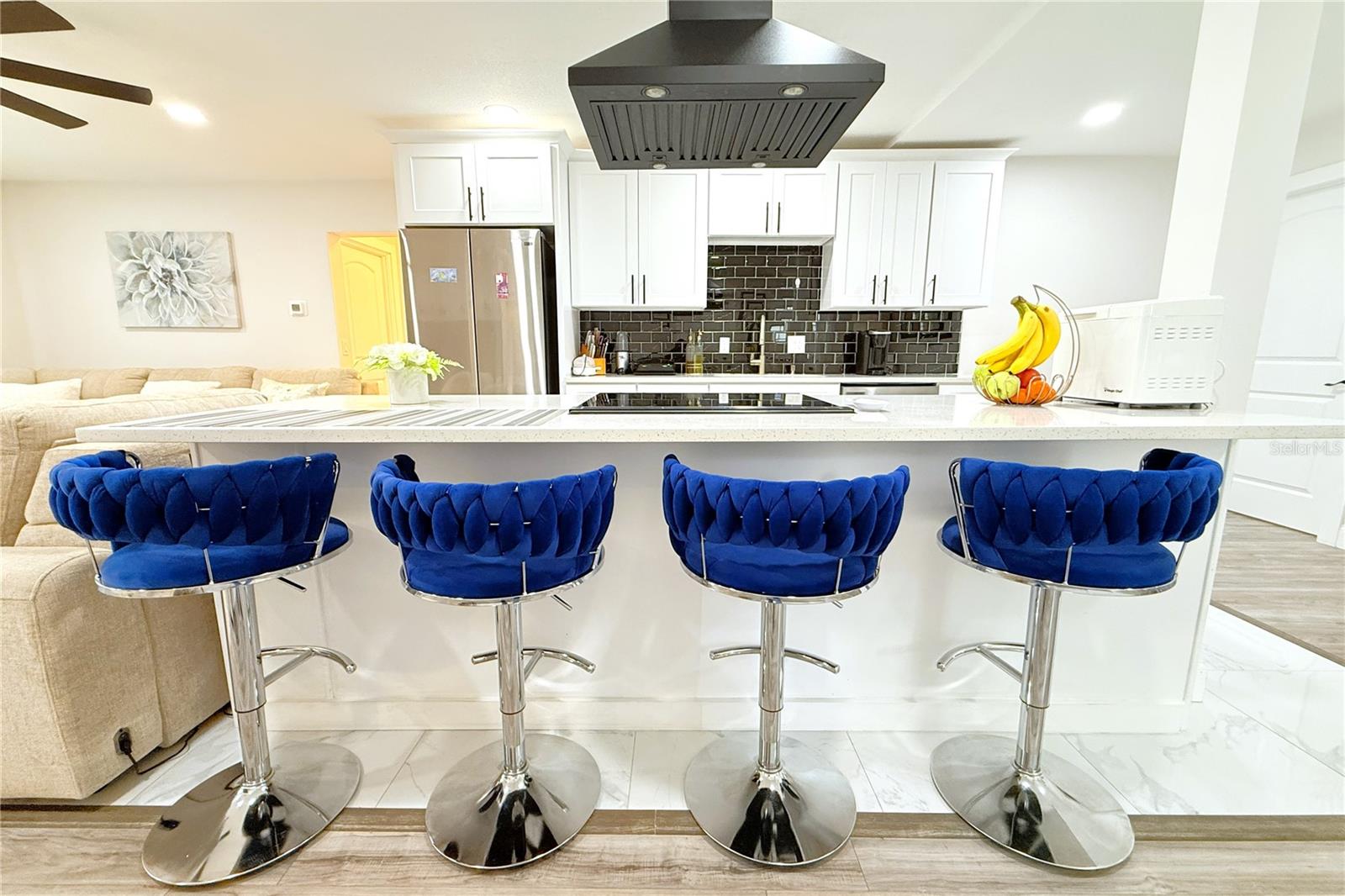 Image 20 of 71 For 1450 Barry Street