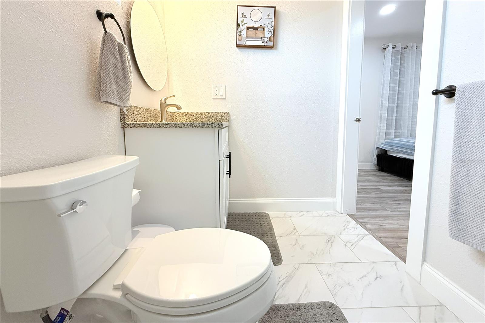 Image 42 of 71 For 1450 Barry Street