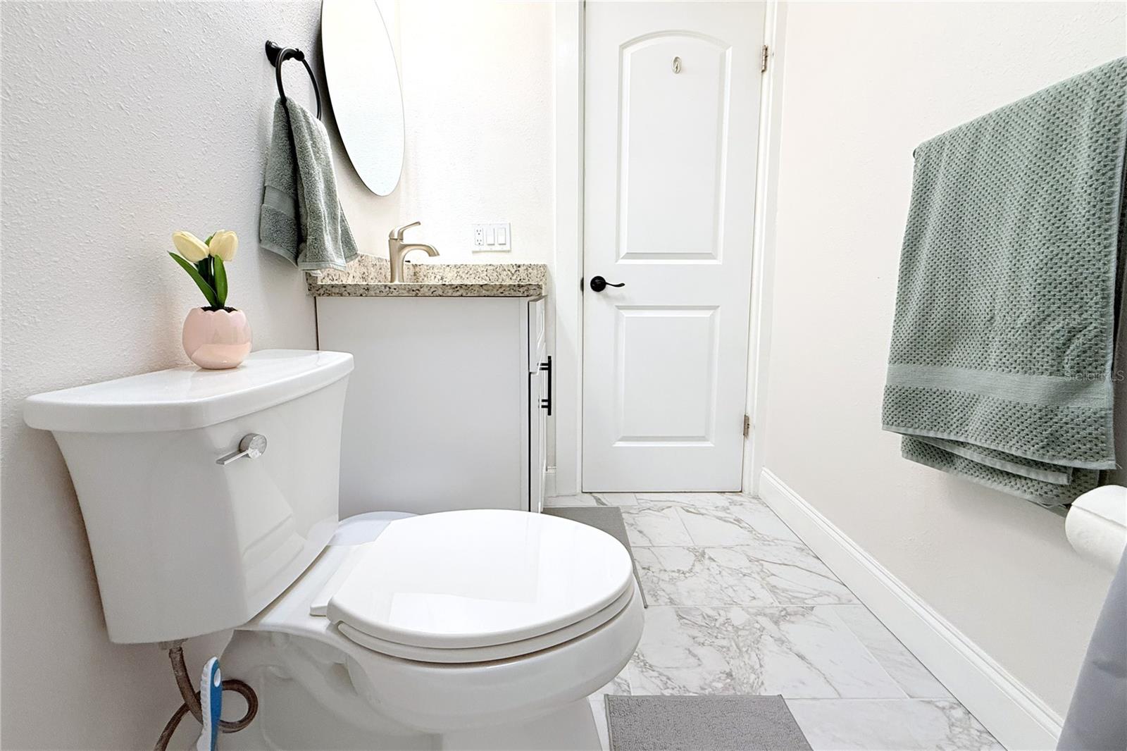 Image 48 of 71 For 1450 Barry Street