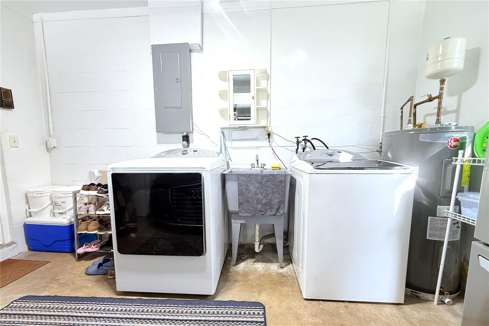 Image 51 of 71 For 1450 Barry Street