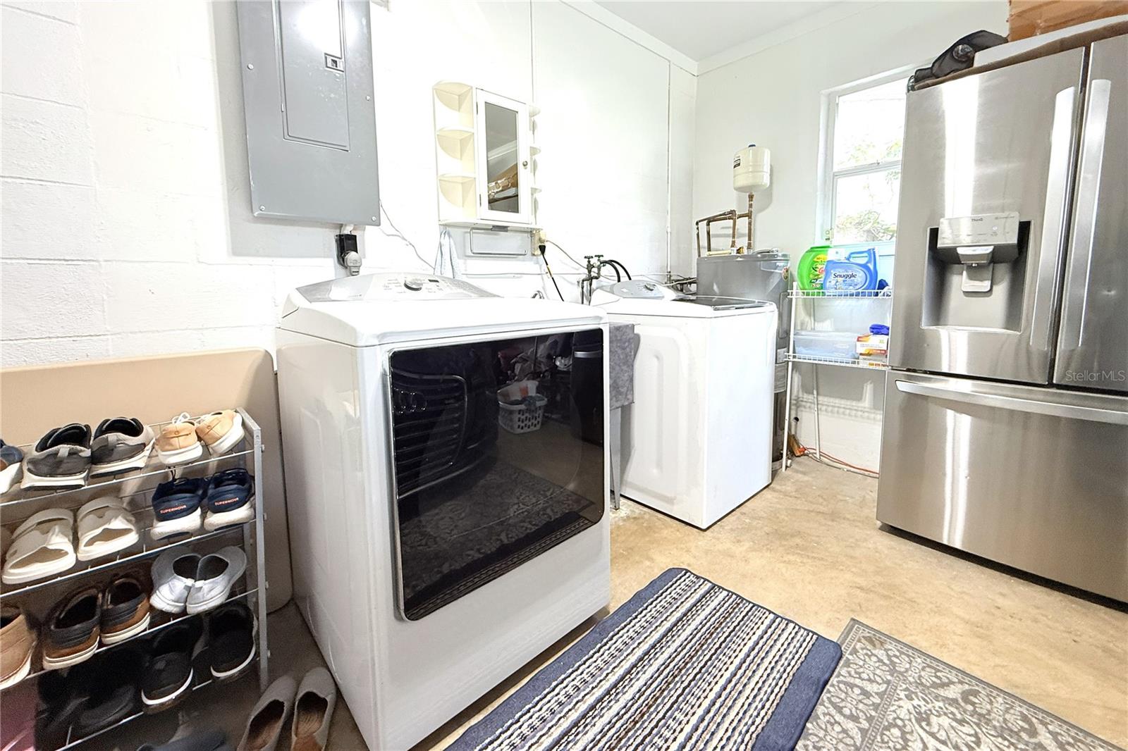 Image 52 of 71 For 1450 Barry Street