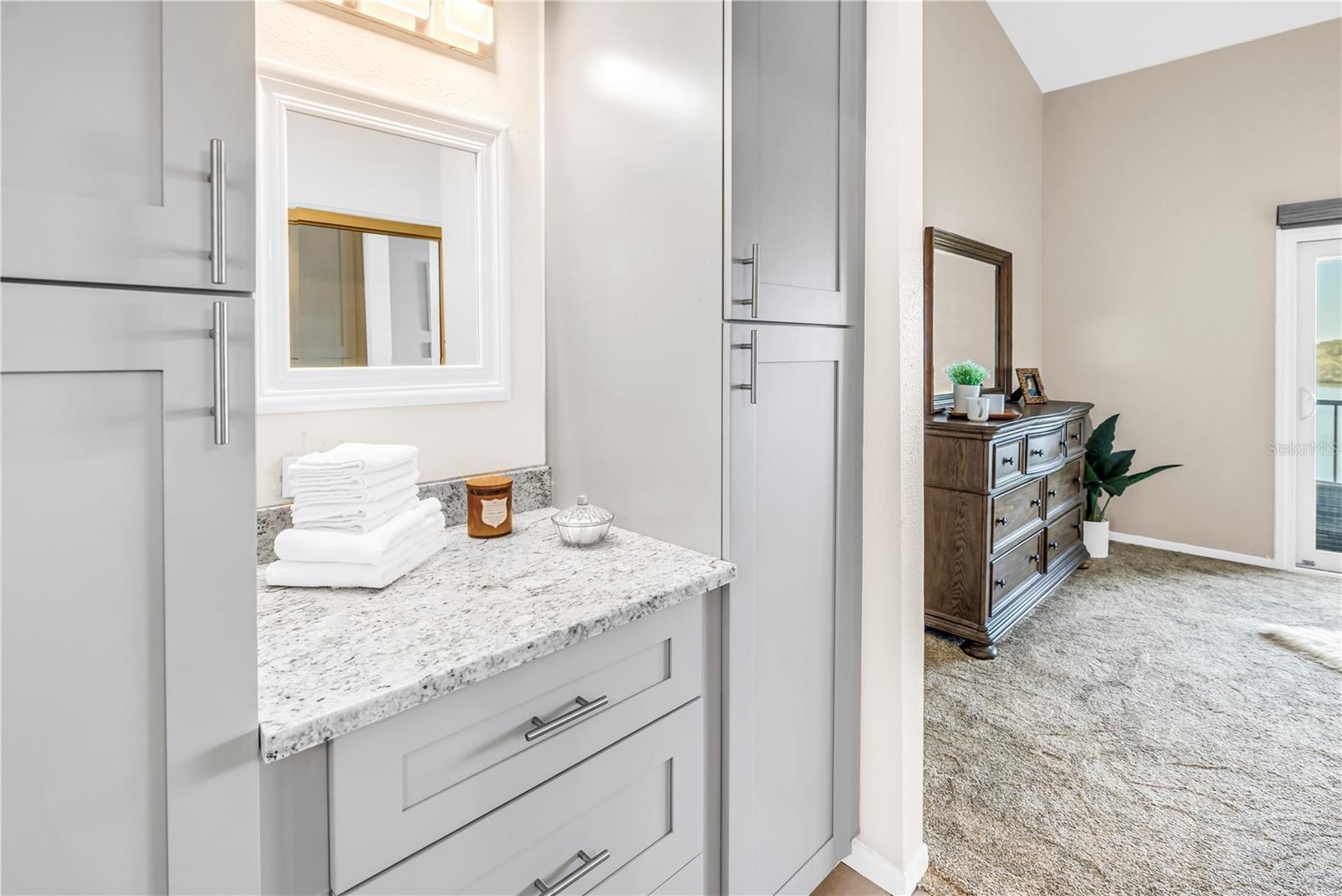 Image 12 of 30 For 1052 Sanabel Court Ne