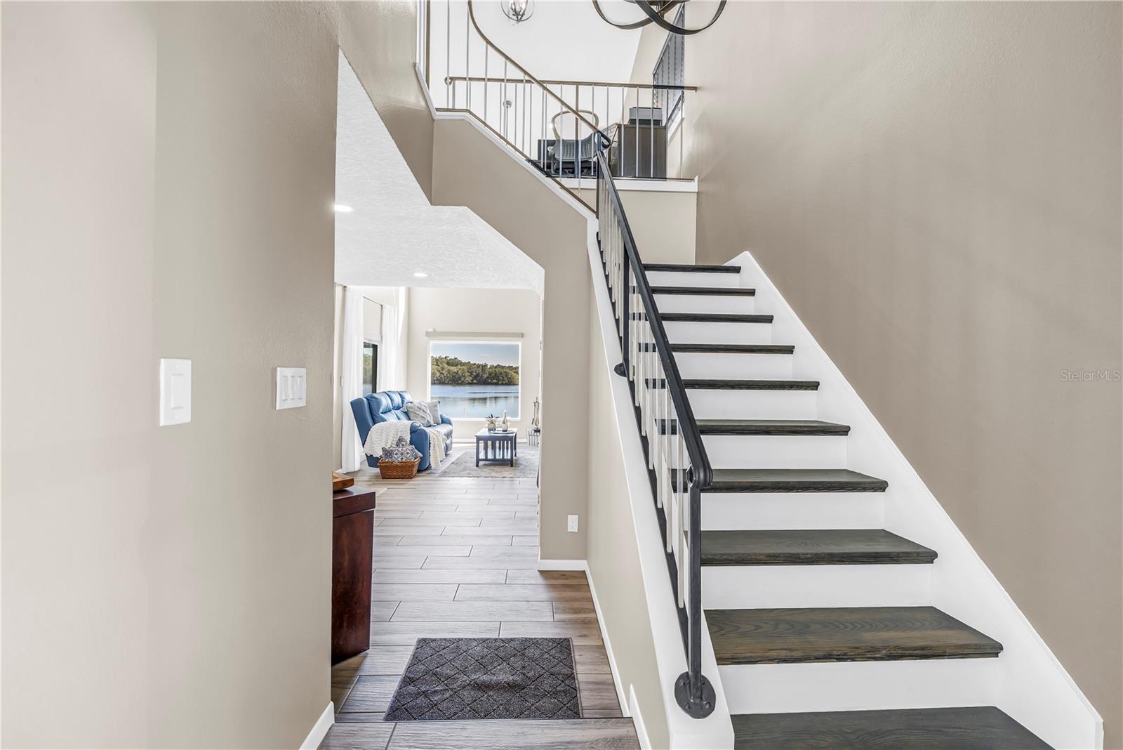 Image 14 of 30 For 1052 Sanabel Court Ne