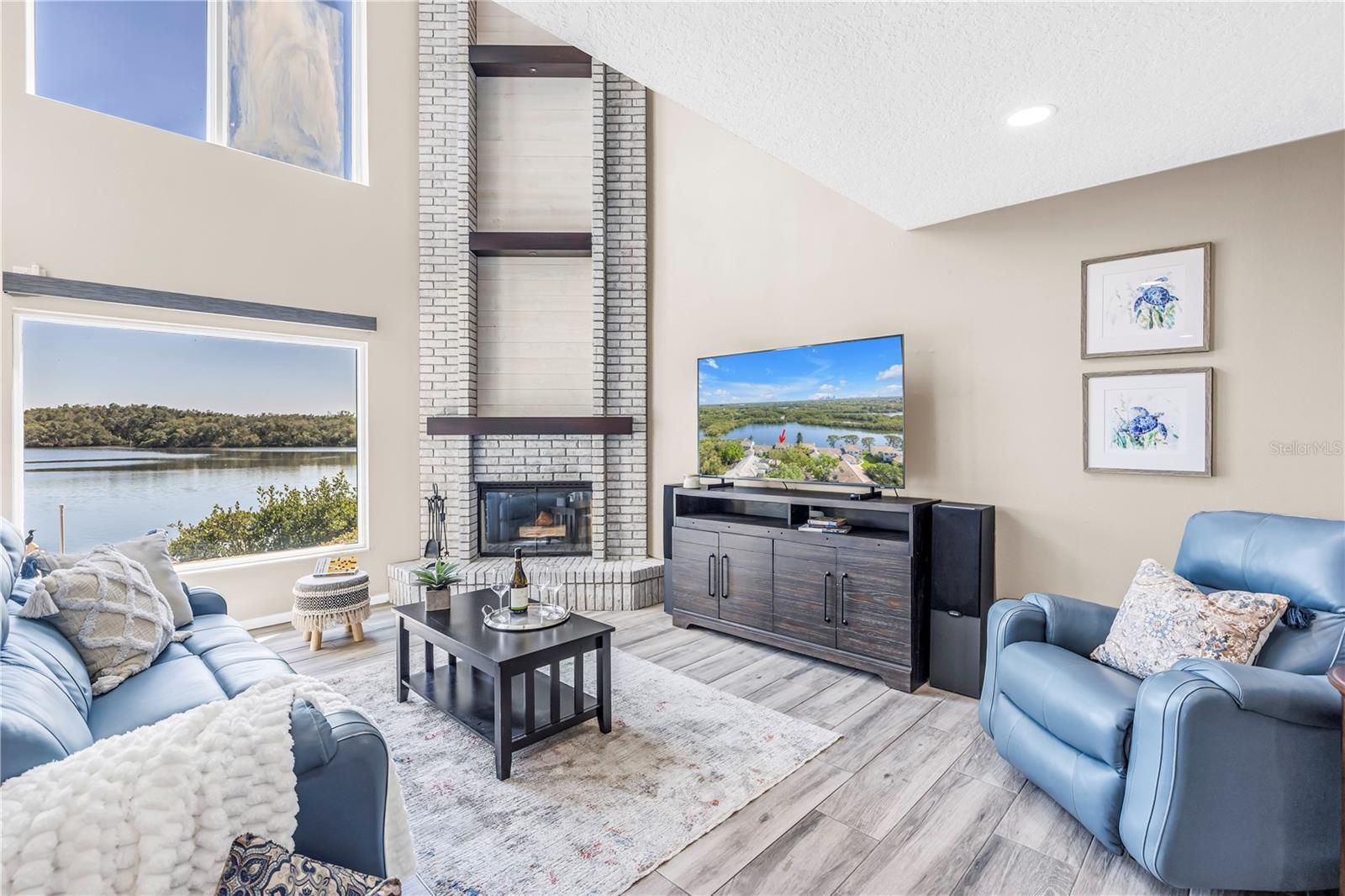 Image 5 of 30 For 1052 Sanabel Court Ne