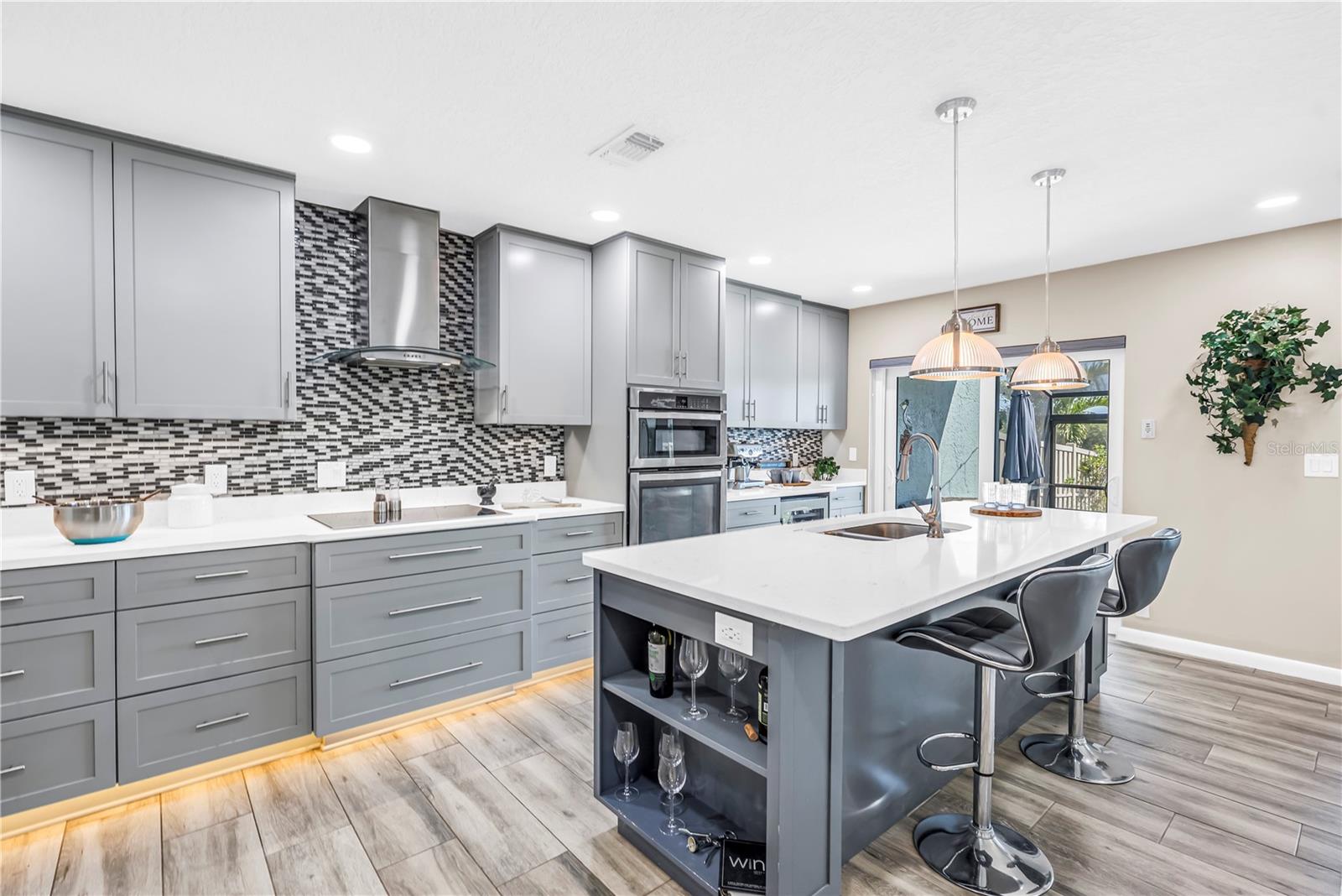 Image 6 of 30 For 1052 Sanabel Court Ne