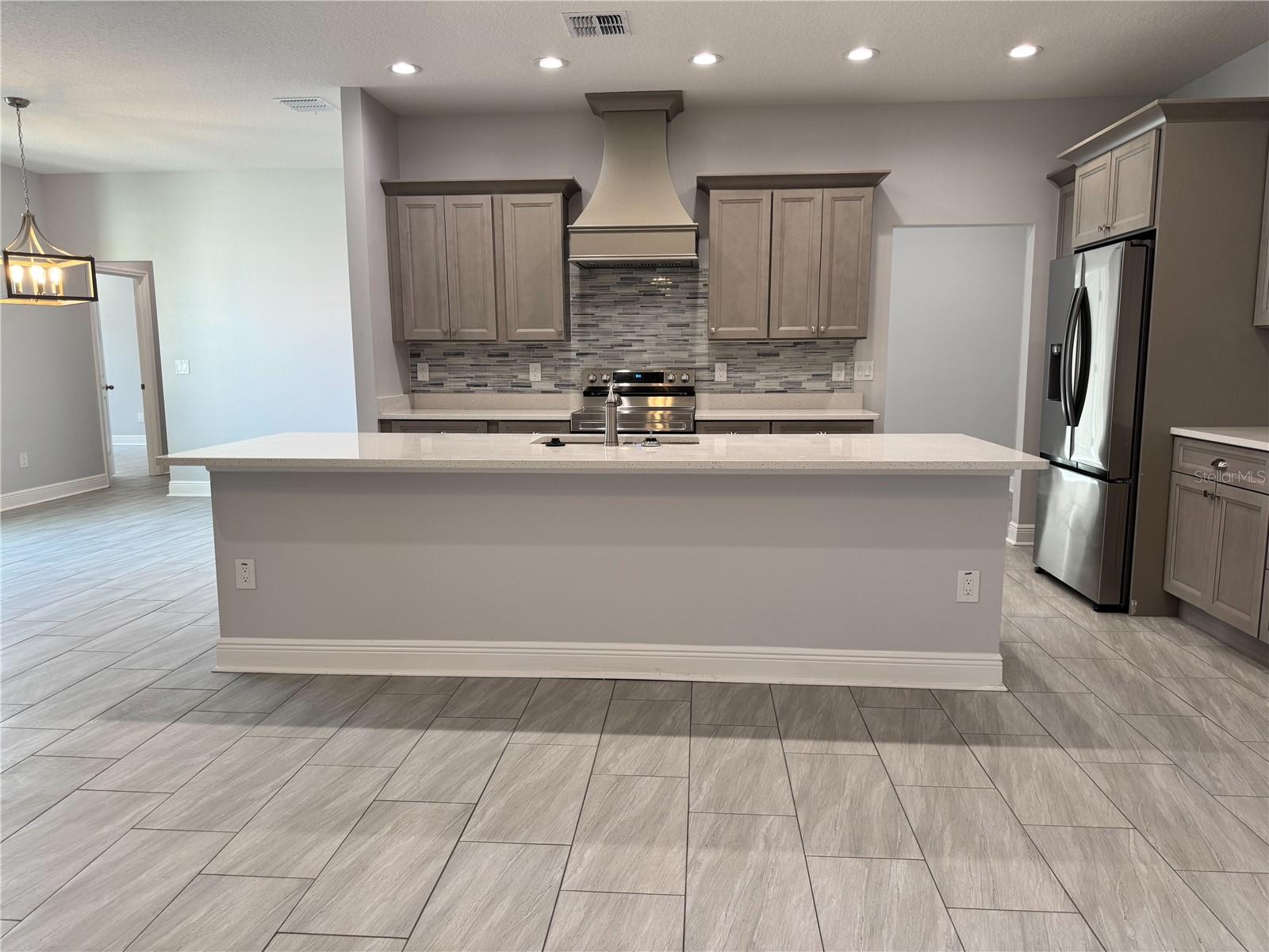 Image 15 of 61 For 37533 Teri Court