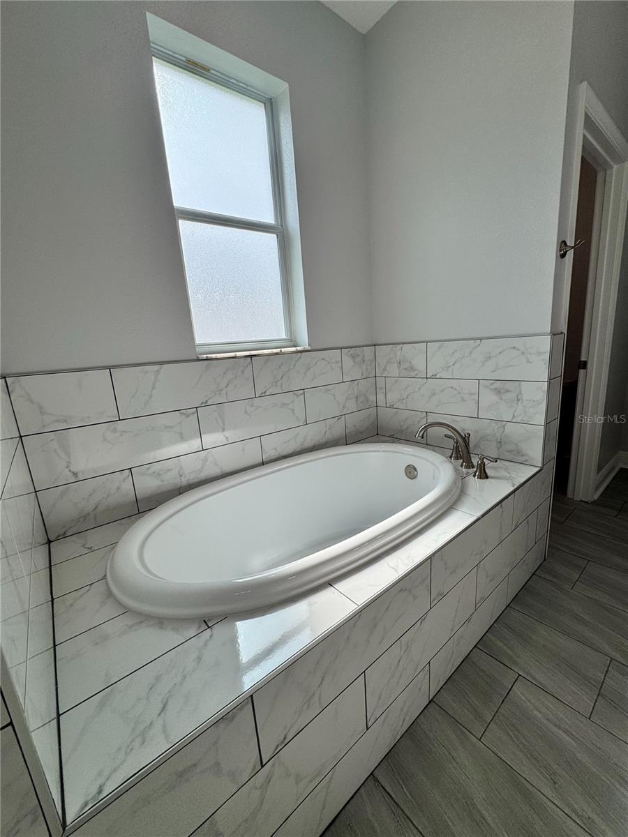 Image 46 of 61 For 37533 Teri Court