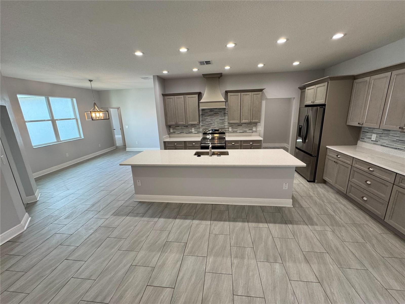 Image 5 of 61 For 37533 Teri Court