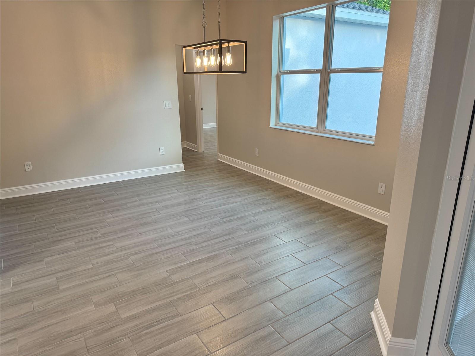 Image 24 of 56 For 37565 Teri Court