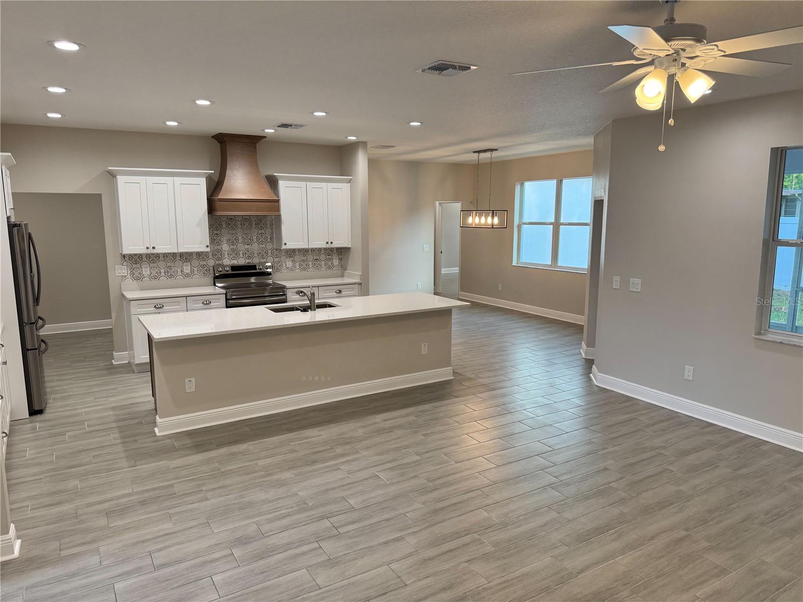 Image 6 of 56 For 37565 Teri Court