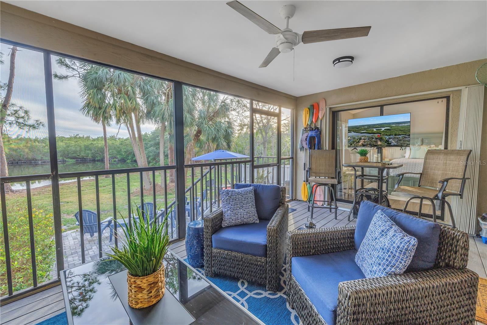 Image 19 of 36 For 912 Myakka Court Ne