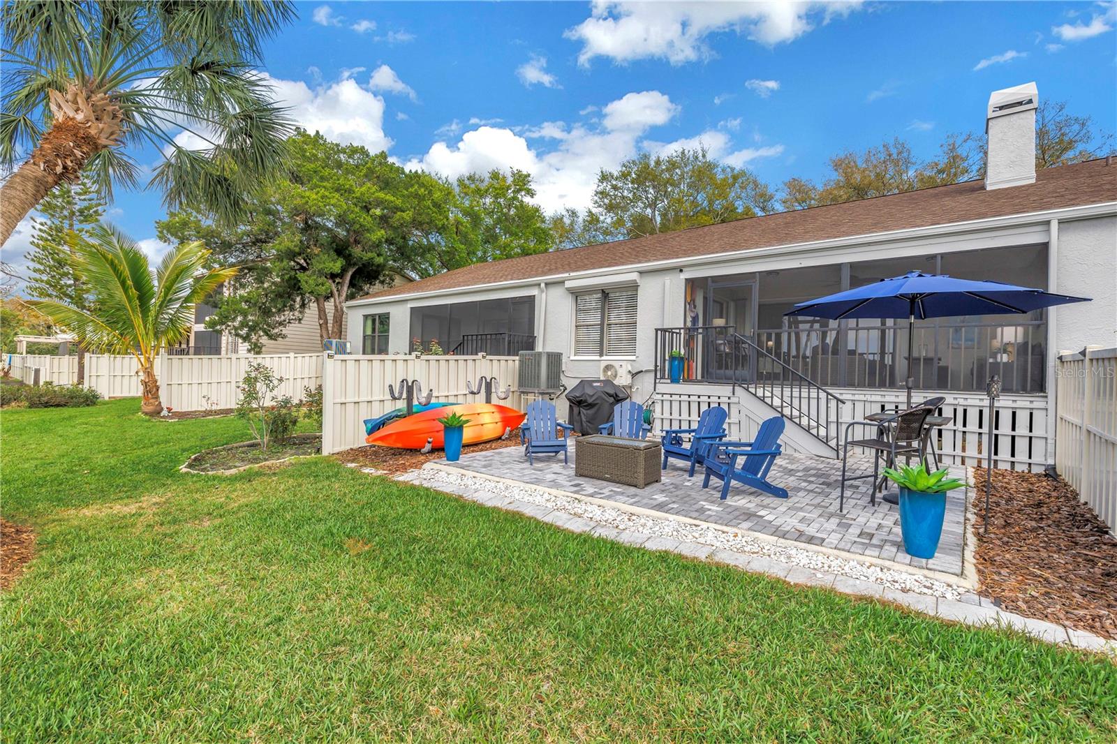 Image 20 of 36 For 912 Myakka Court Ne