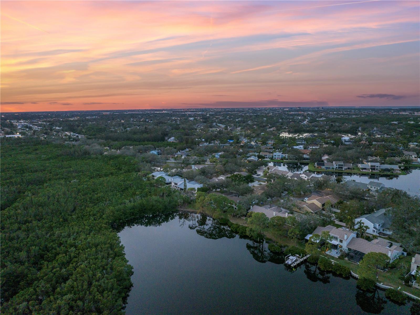 Image 23 of 36 For 912 Myakka Court Ne