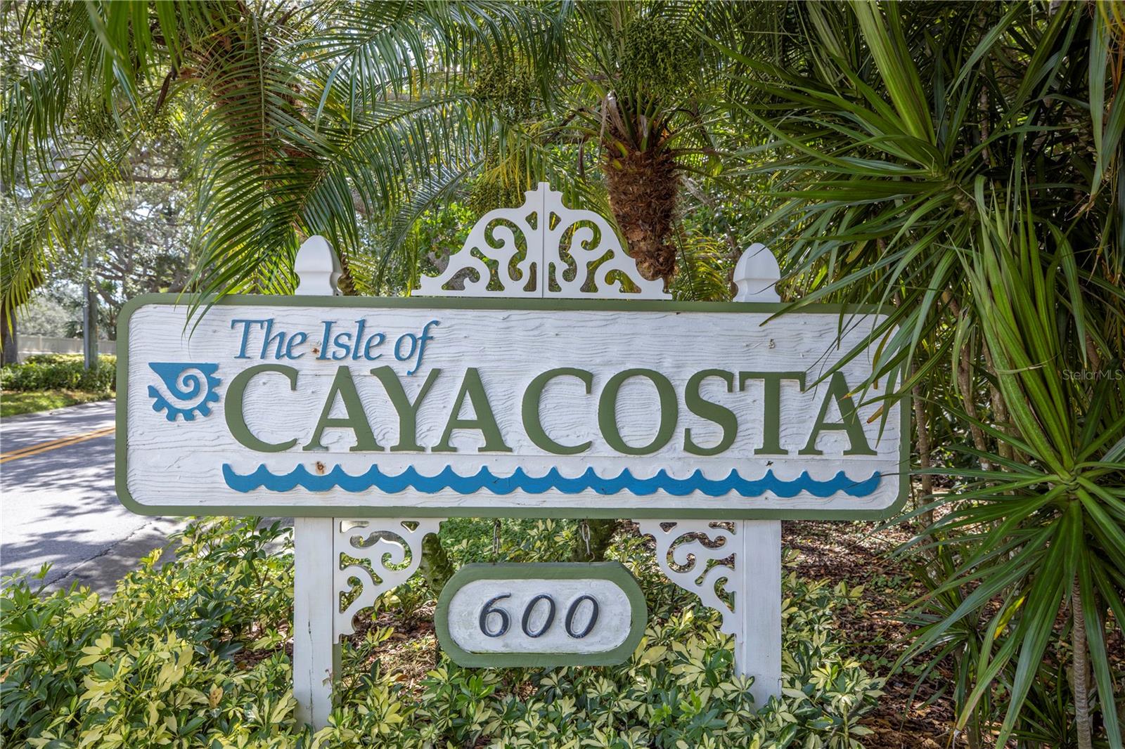 Image 30 of 36 For 912 Myakka Court Ne