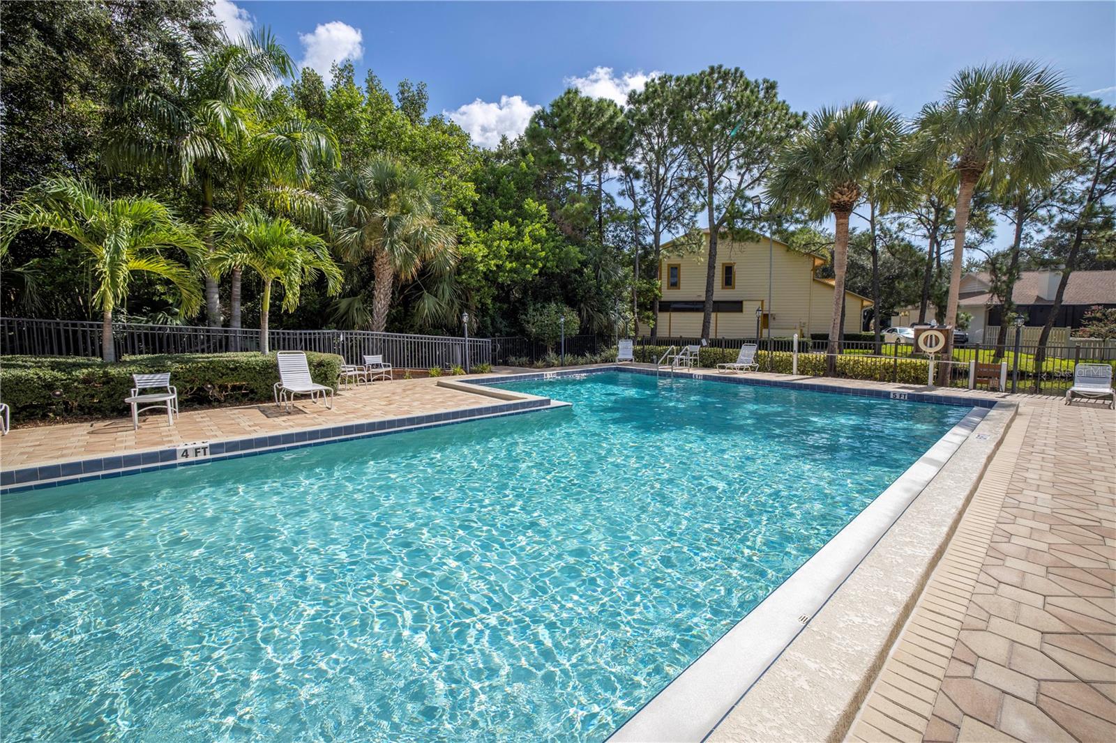 Image 31 of 36 For 912 Myakka Court Ne