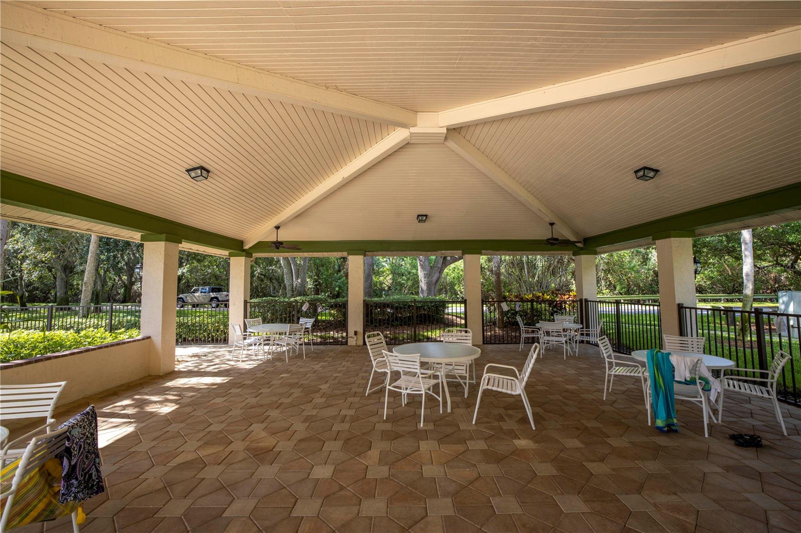 Image 33 of 36 For 912 Myakka Court Ne