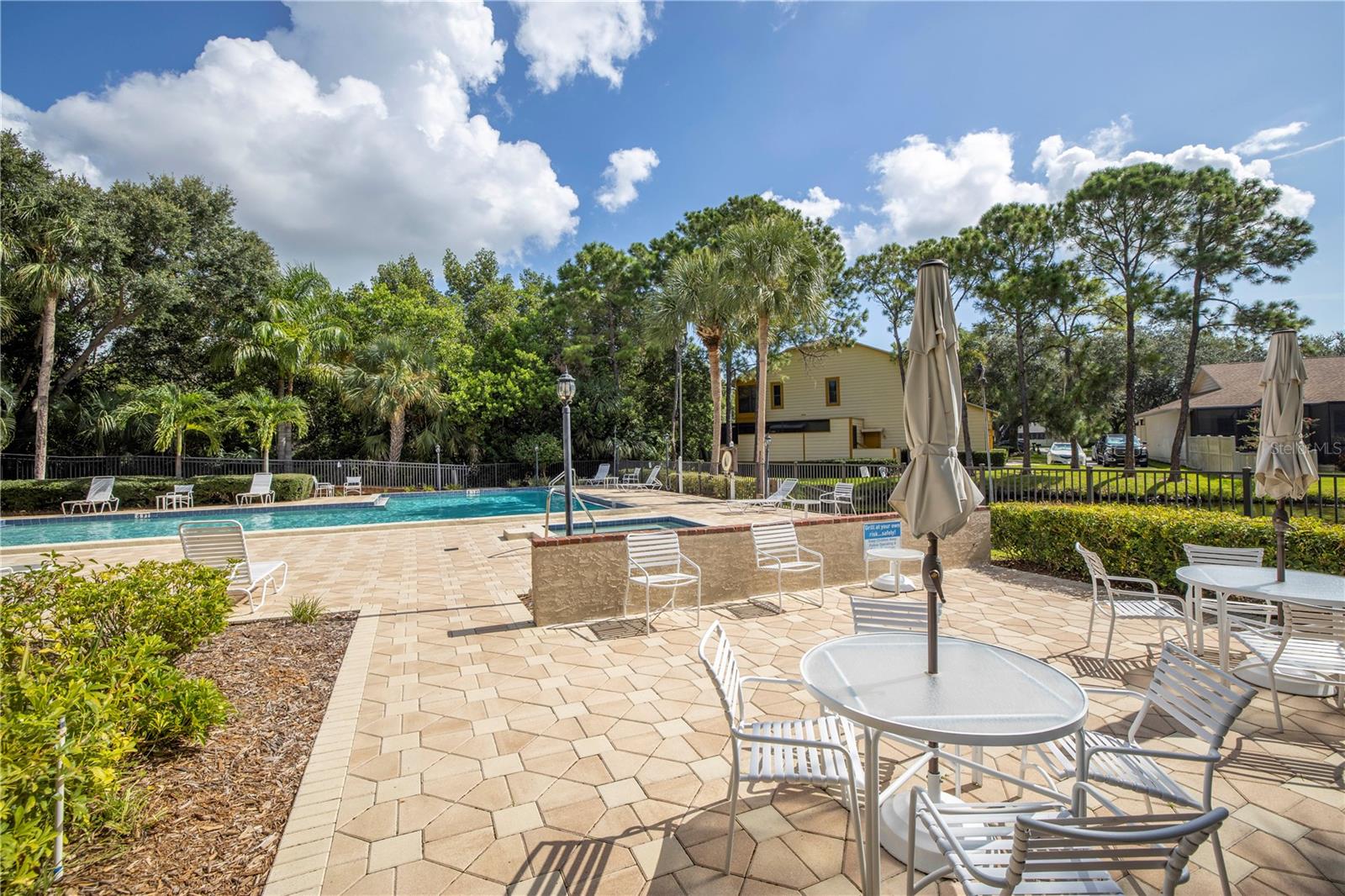 Image 35 of 36 For 912 Myakka Court Ne