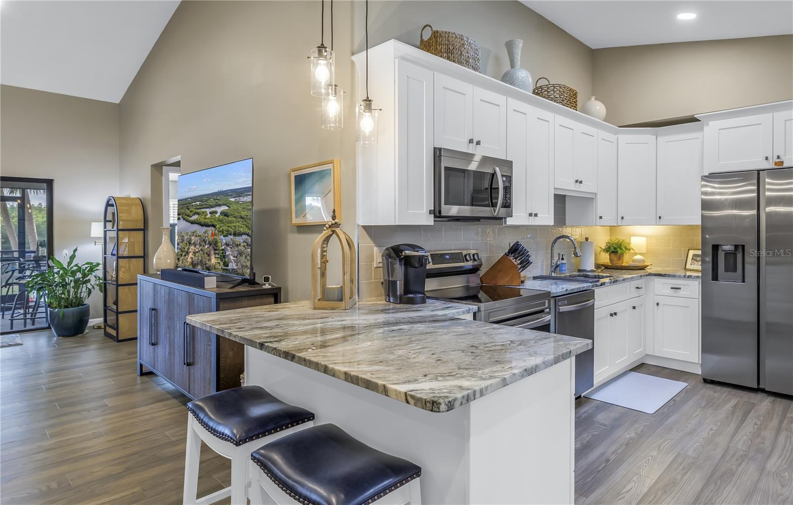 Image 4 of 36 For 912 Myakka Court Ne