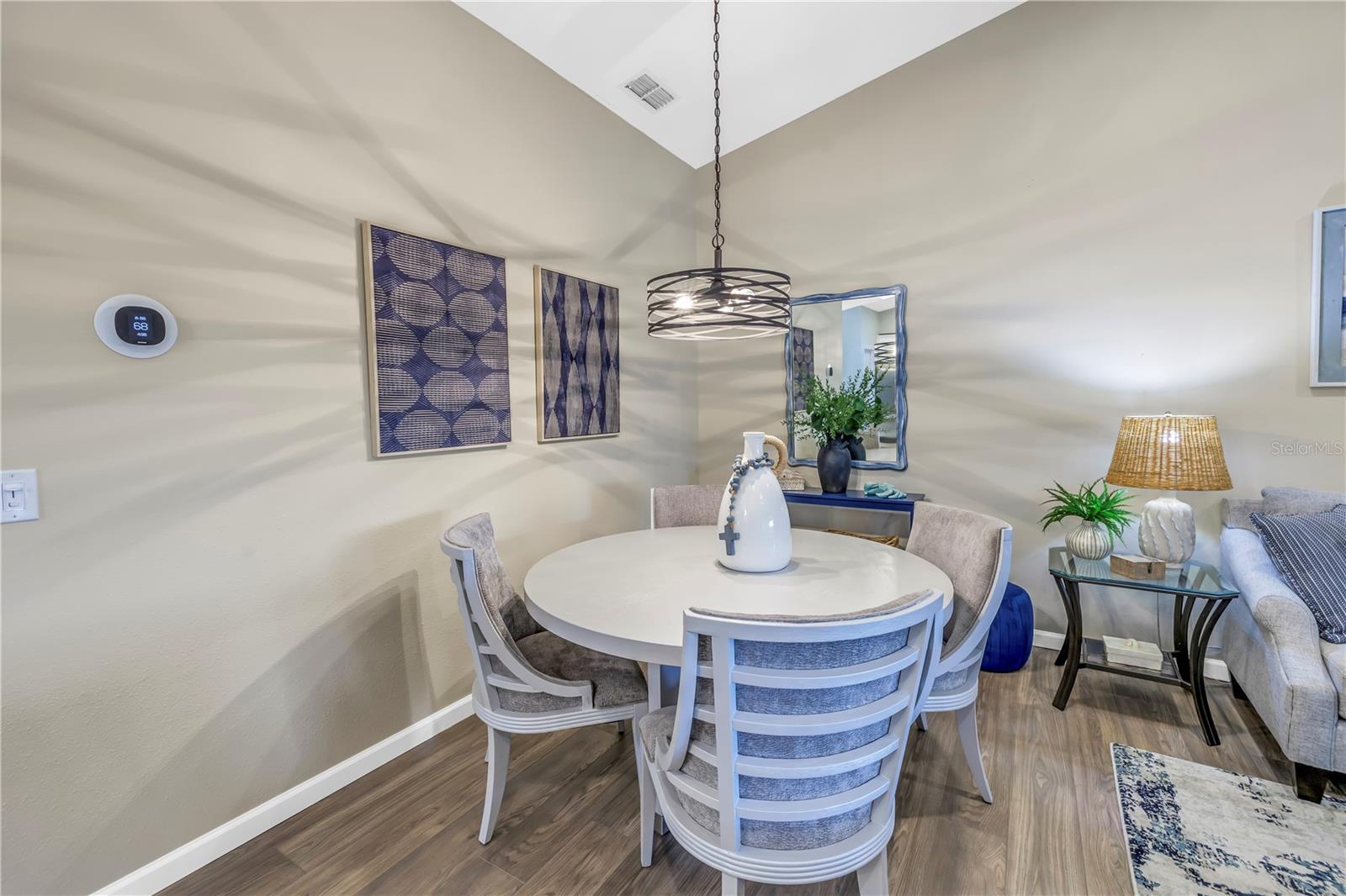 Image 8 of 36 For 912 Myakka Court Ne