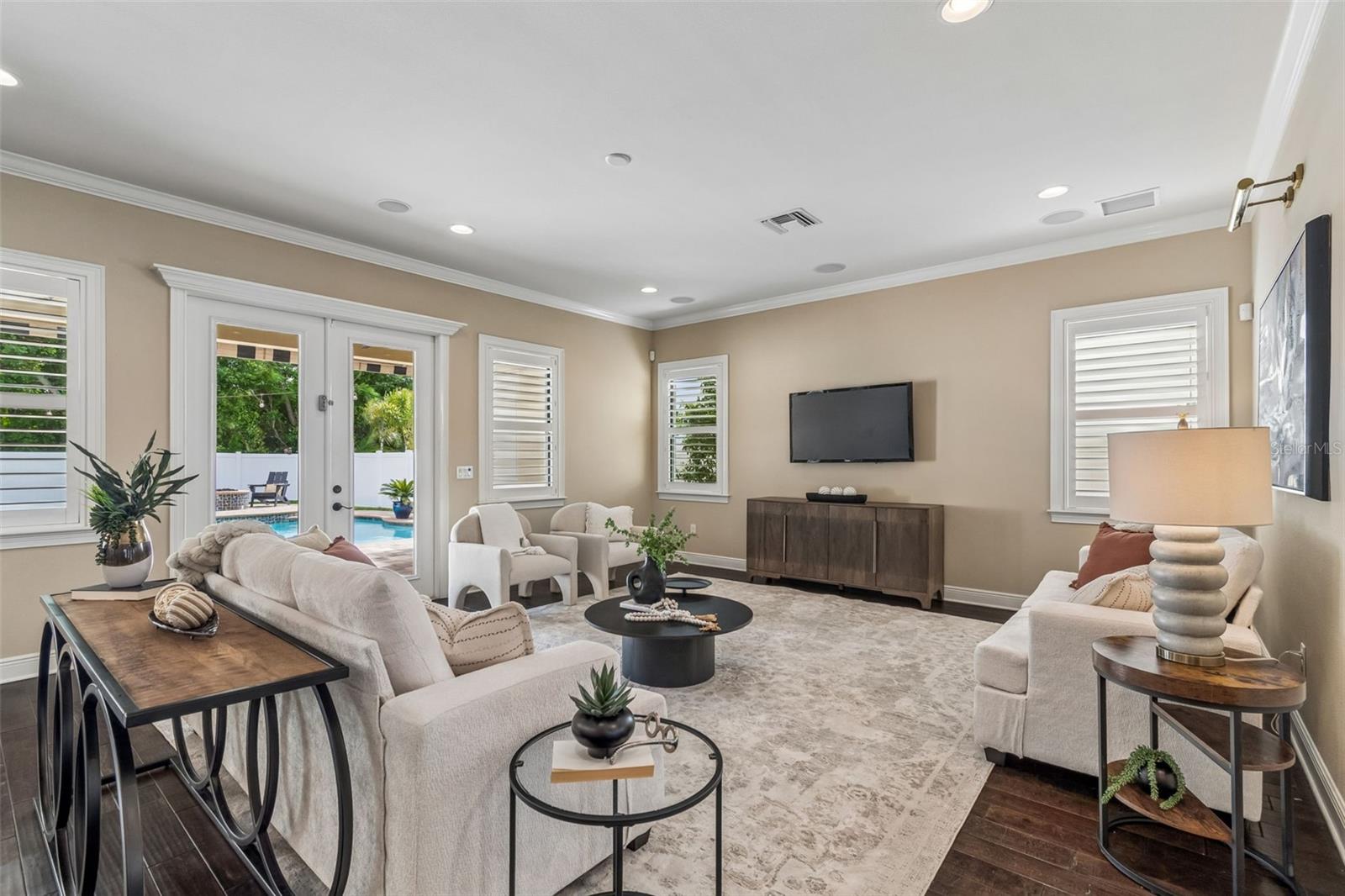 Image 20 of 90 For 3902 Vasconia Street