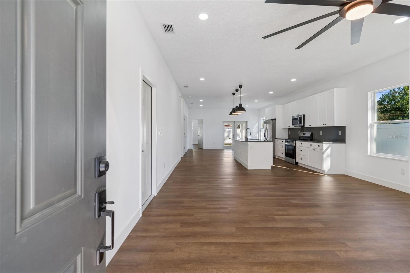 Image 14 of 83 For 5111 68th Street N