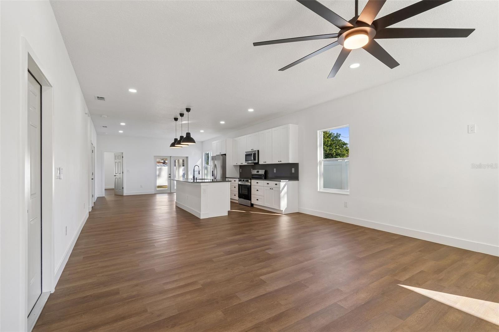 Image 15 of 83 For 5111 68th Street N