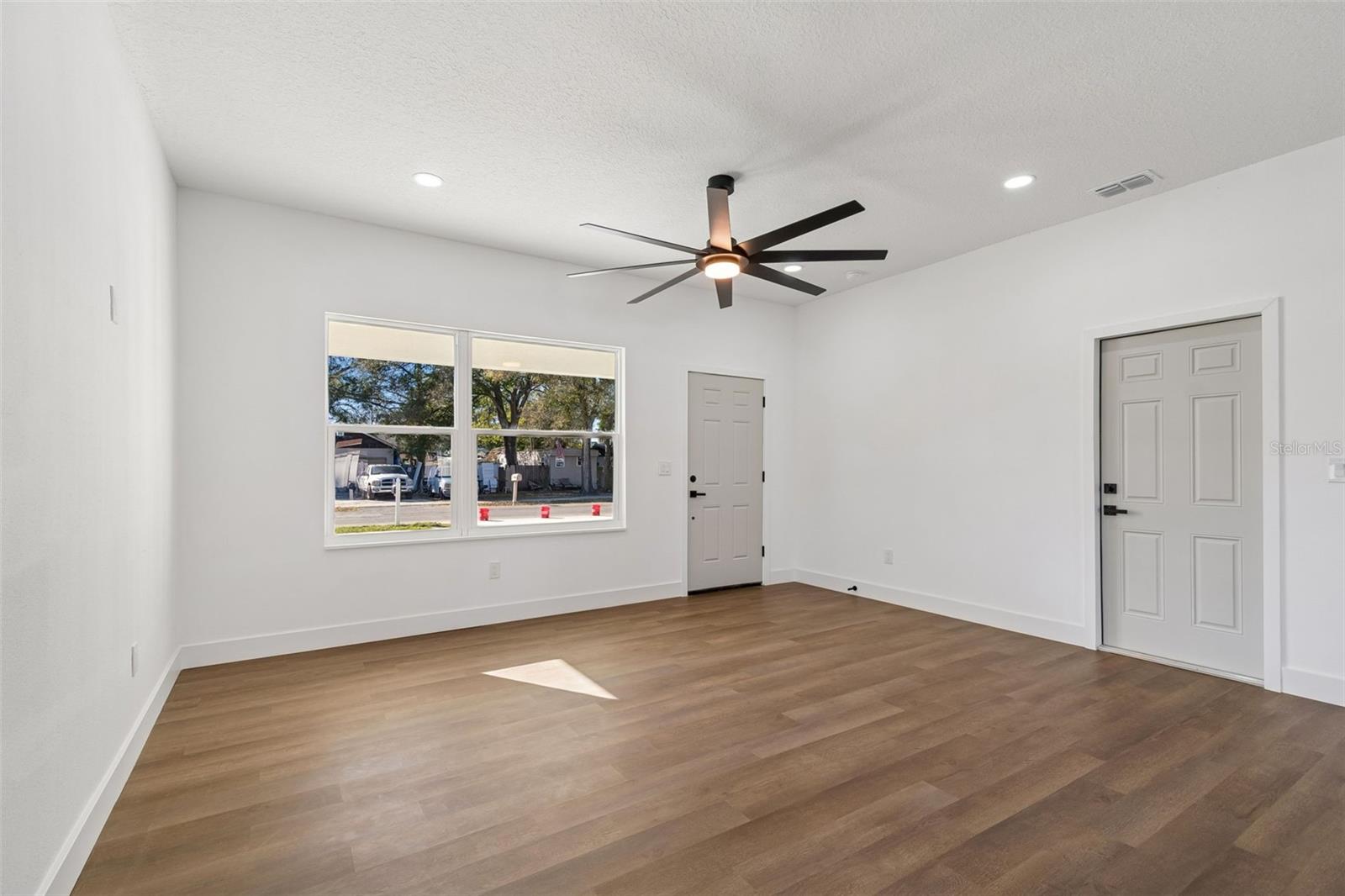 Image 18 of 83 For 5111 68th Street N