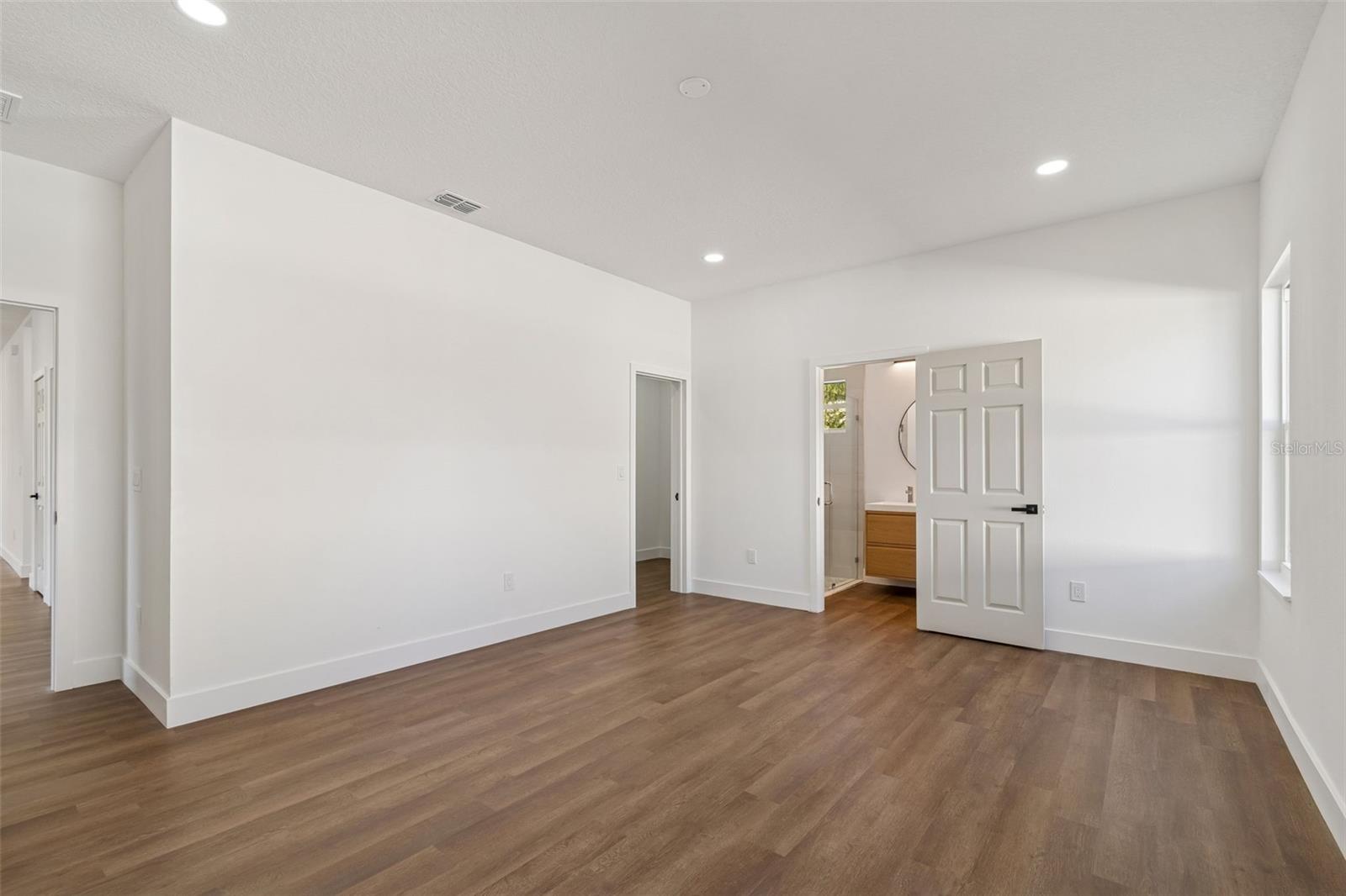 Image 37 of 83 For 5111 68th Street N